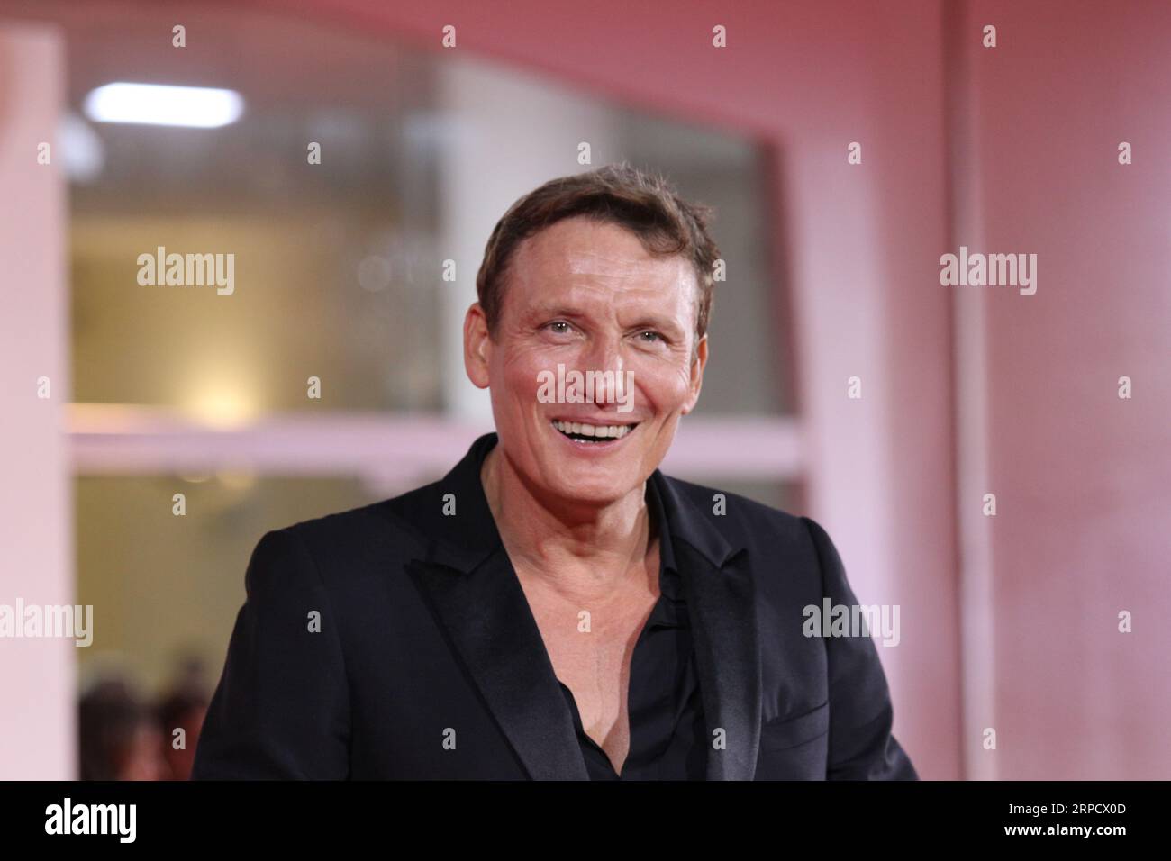 Oliver Masucci roter Teppich 2023 der Palast Stockfoto