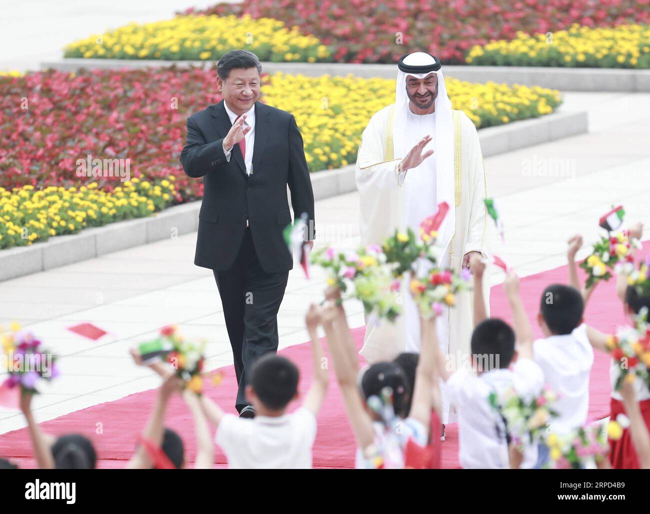 (190722) -- PEKING, 22. Juli 2019 -- der chinesische Präsident Xi Jinping hält eine Begrüßungszeremonie für Scheich Mohammed bin Zayed Al Nahyan, Kronprinz von Abu Dhabi der Vereinigten Arabischen Emirate, vor ihren Gesprächen in Peking, der Hauptstadt Chinas, am 22. Juli 2019 ab. ) CHINA-PEKING-XI JINPING-CROWN PRINCE OF ABU DHABI-TALKS (CN) PANGXXINGLEI PUBLICATIONXNOTXINXCHN Stockfoto