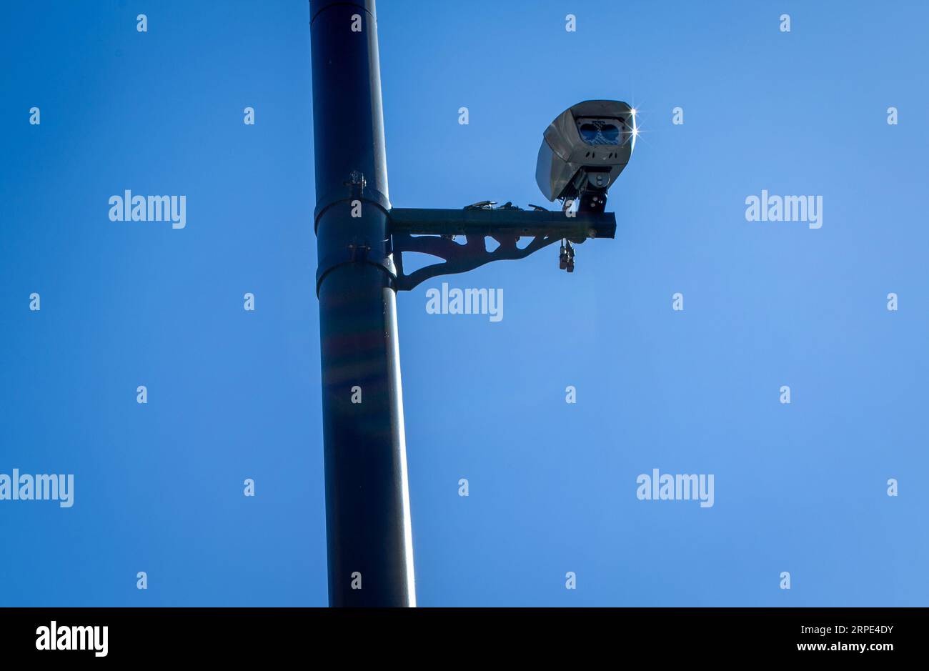 Eine Kamera, die verwendet wurde, um Londons Ultra Low Emission Zone in Wandsworth, Greater London, Großbritannien, durchzusetzen. Stockfoto