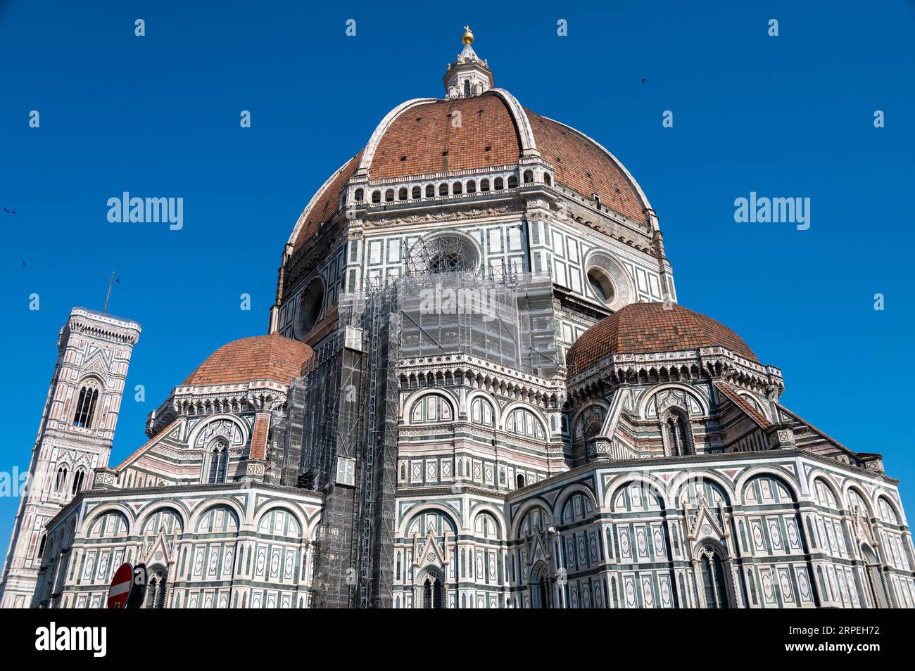 Der riesige Komplex Santa Maria del Fiore (Kathedrale von Florenz) ist das Symbol von Florenz auf der Piazza del Duomo in Florenz in der toskanischen Region Ita Stockfoto