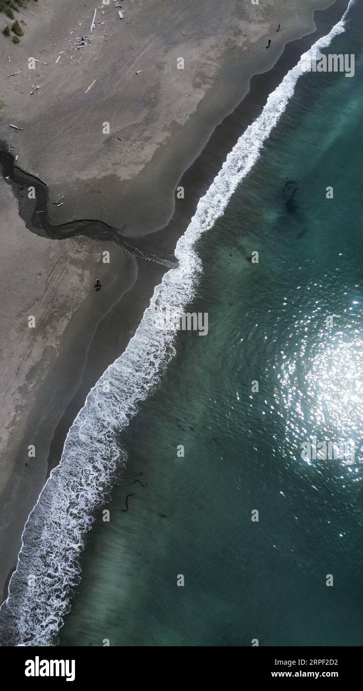 Luftaufnahme von Battle Rock Beach in Port Orford an der Küste von Oregon. Stockfoto