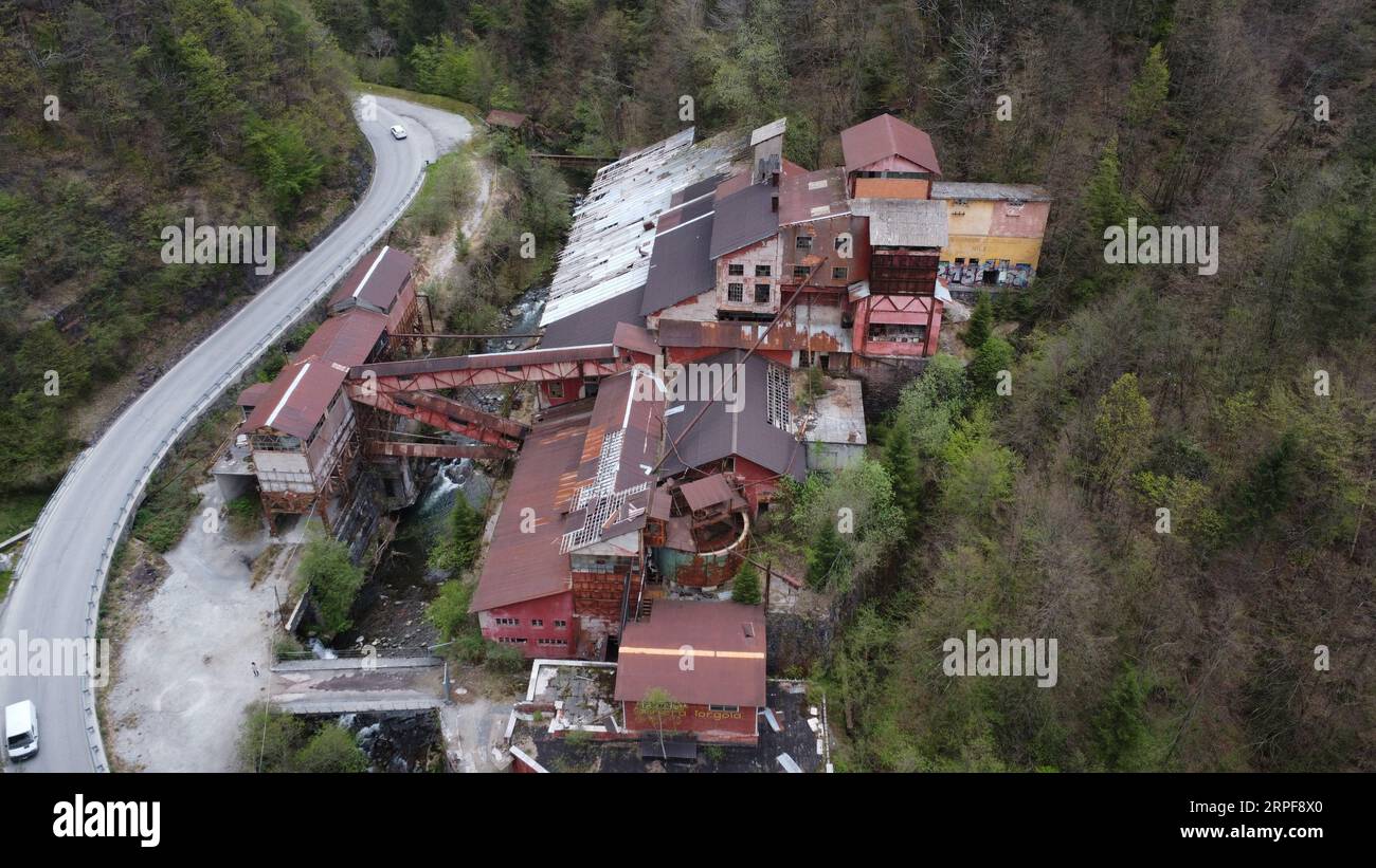 Drohnenfotografie, verlassene Orte, Mine in Collio (BS) - Italia Stockfoto