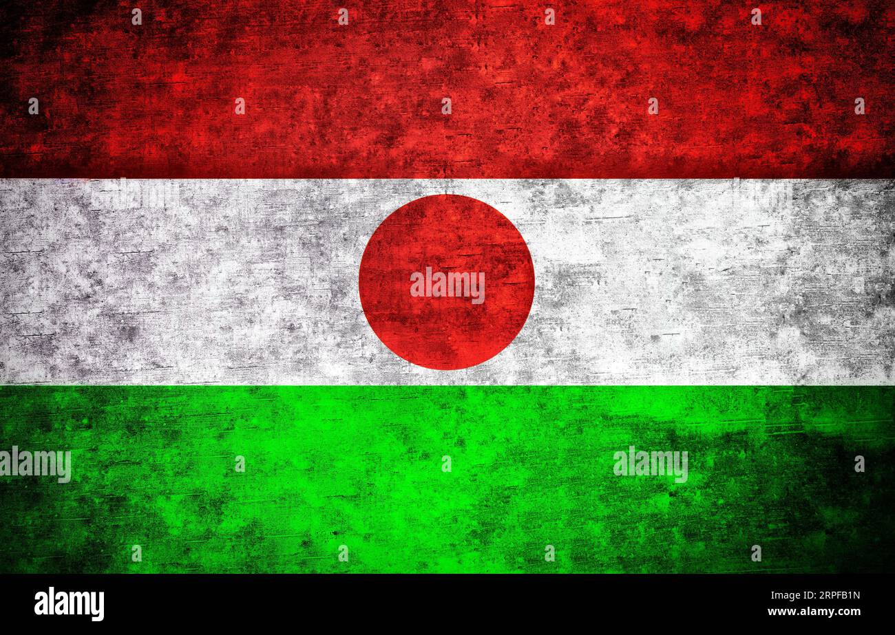 Niger-Flagge auf strukturiertem Grunge-Wand-Hintergrund. Das Konzept der Niger-Kriegskrise, Demokratie, Konflikt, politische Spaltungen Stockfoto
