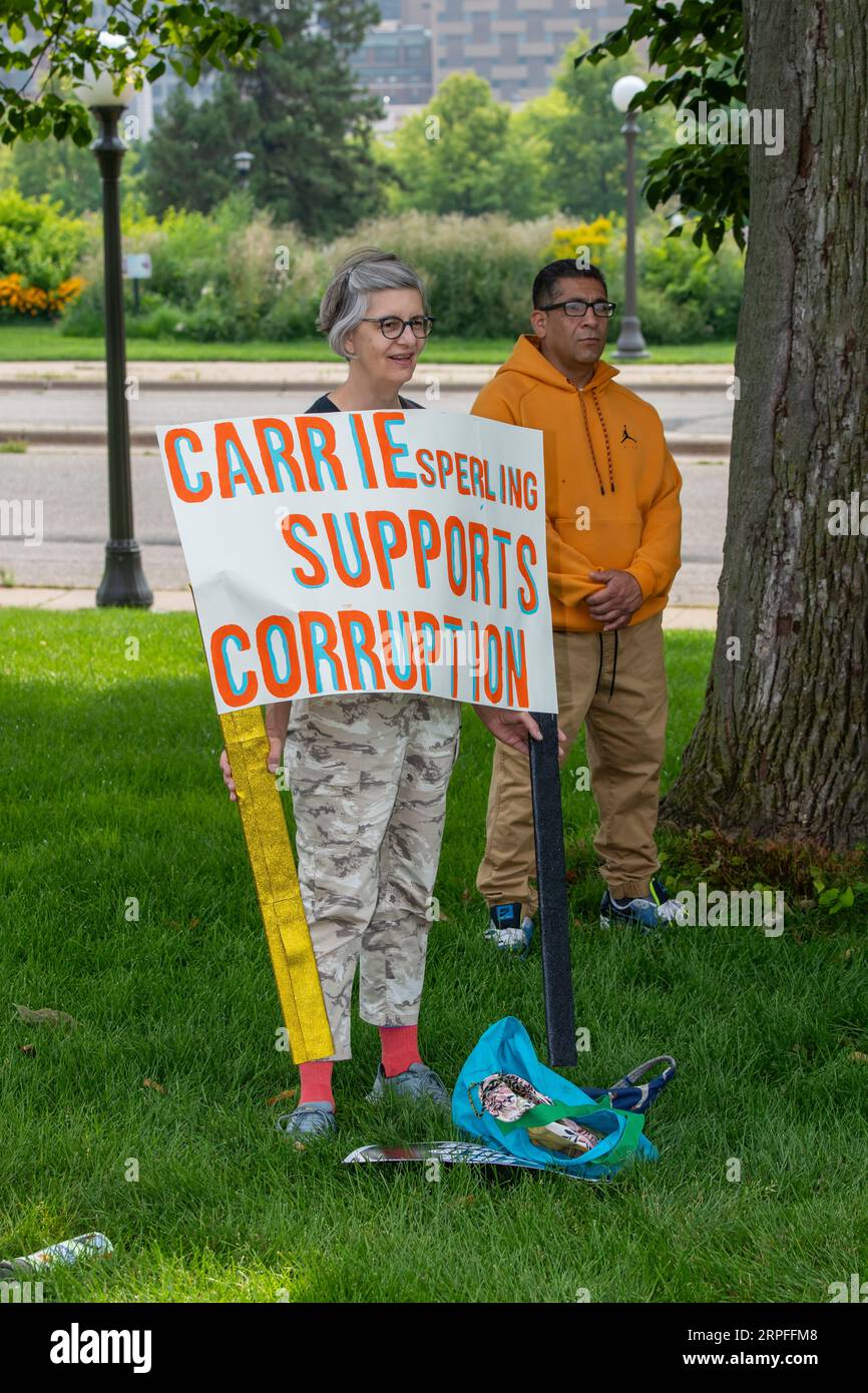 St. Paul, Minnesota. Protest für Menschen, die zu Unrecht inhaftiert wurden. Sie rufen Carrie Sperling, die Leiterin der Verurteilung Revi Stockfoto