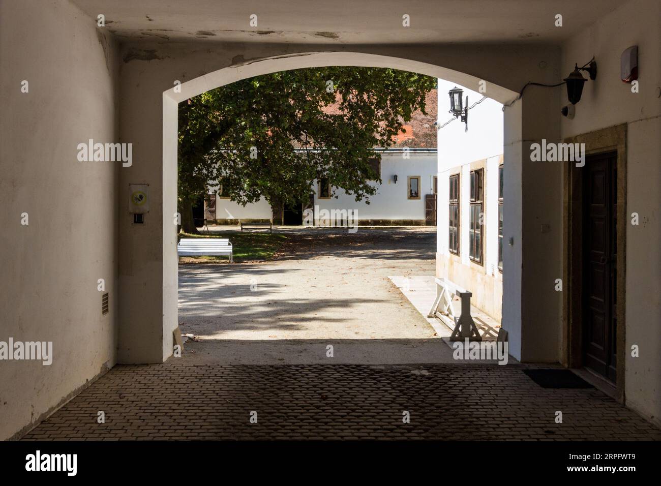 Ehemalige Stallungen im Szechenyi-Herrenhaus oder -Palast, Nagycenk, Ungarn Stockfoto