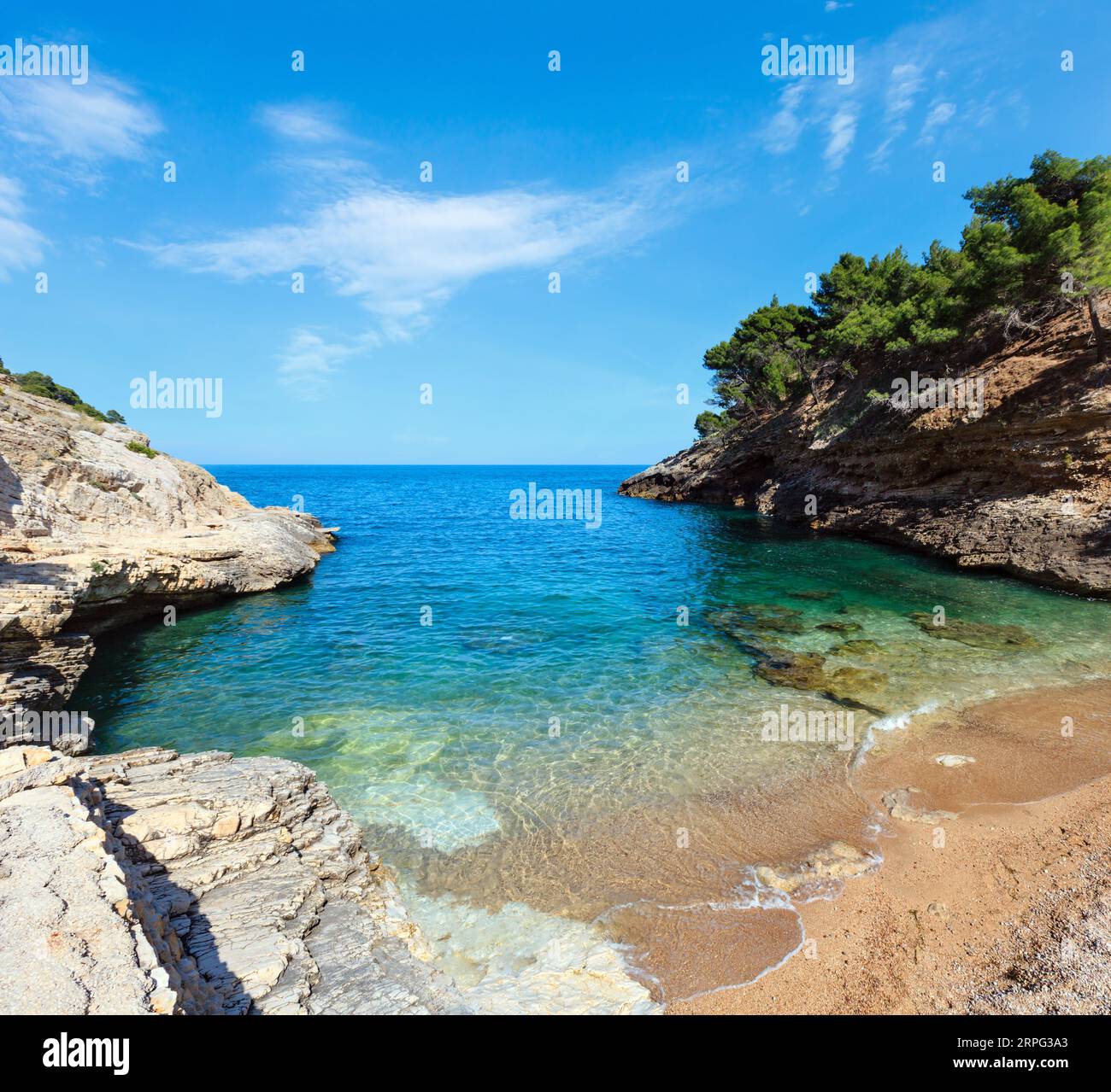 Sommer Baia della Pergola kleinen ruhigen ruhigen Strand, Halbinsel Gargano in Apulien, Italien Stockfoto