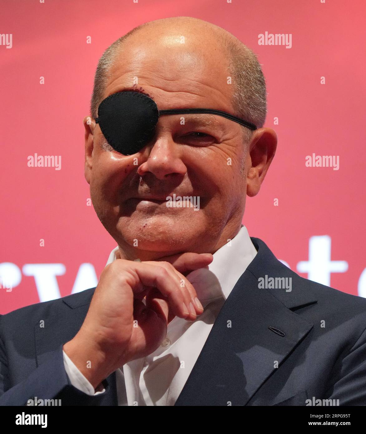 Berlin, Deutschland. September 2023. Bundeskanzler Olaf Scholz (SPD) kommt zur Sommerparty der SPD-Parteizeitung „Vorwärts“. Quelle: Soeren Stache/dpa/Alamy Live News Stockfoto