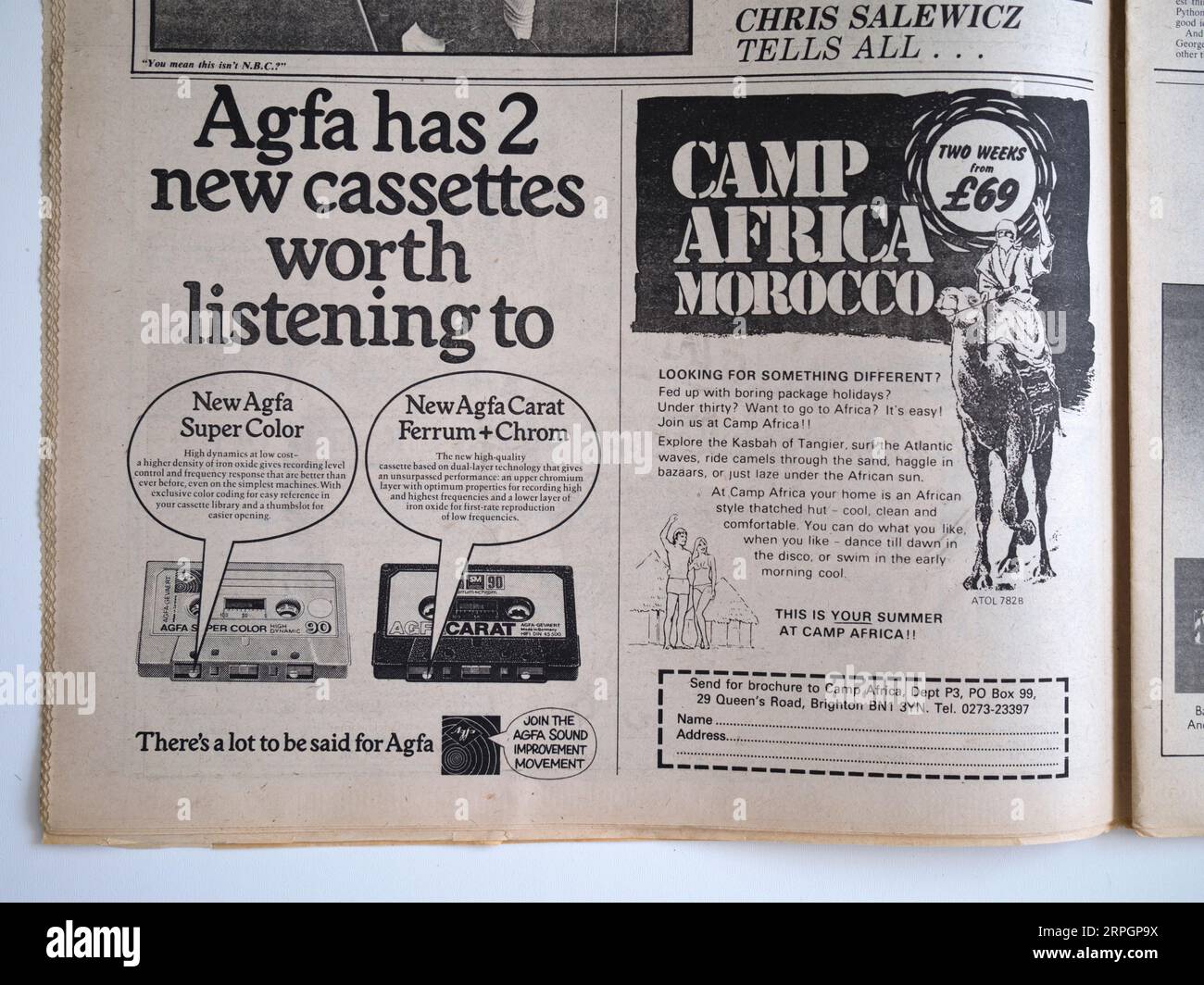 Werbung für Agfa Cassettes und Camp Africa Morocco in New Music Express NME Stockfoto