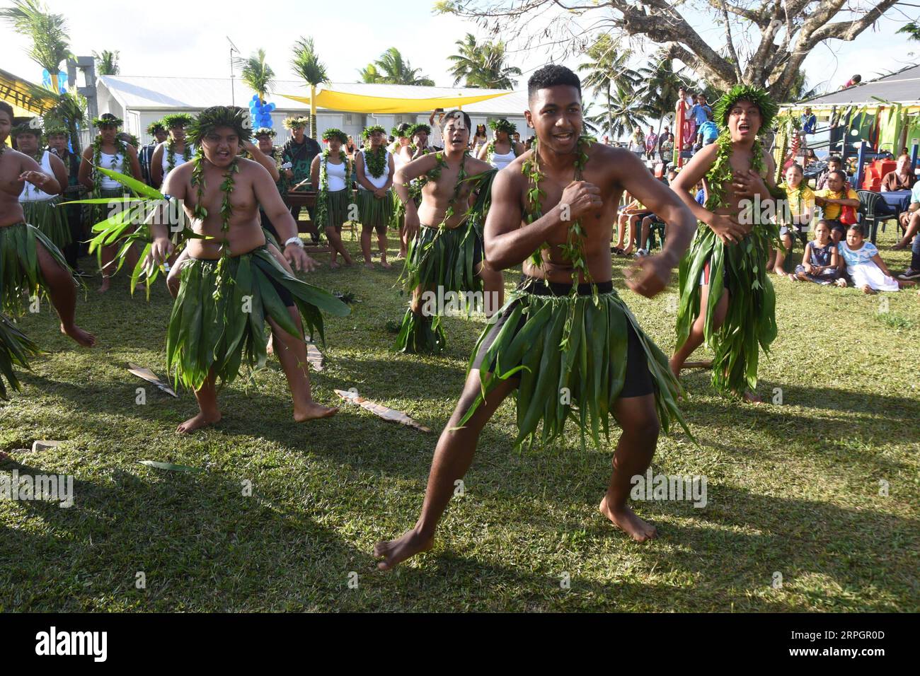 191020 -- ALOFI, 20. Oktober 2019 -- Menschen feiern den 45. Jahrestag des Verfassungsgeburtstages von Niue in Alofi, Niue, 19. Oktober 2019. Am Samstag jährte sich zum 45. Mal der Tag der Verfassung von Niue. Niues Gewährung durch das neuseeländische Parlament im Jahr 1974 wird jährlich als seine Unabhängigkeit am Tag der Verfassung am 19. Oktober gefeiert. NIUE-ALOFI-KONSTITUTIONSTAG LuxHuaiqian PUBLICATIONxNOTxINxCHN Stockfoto