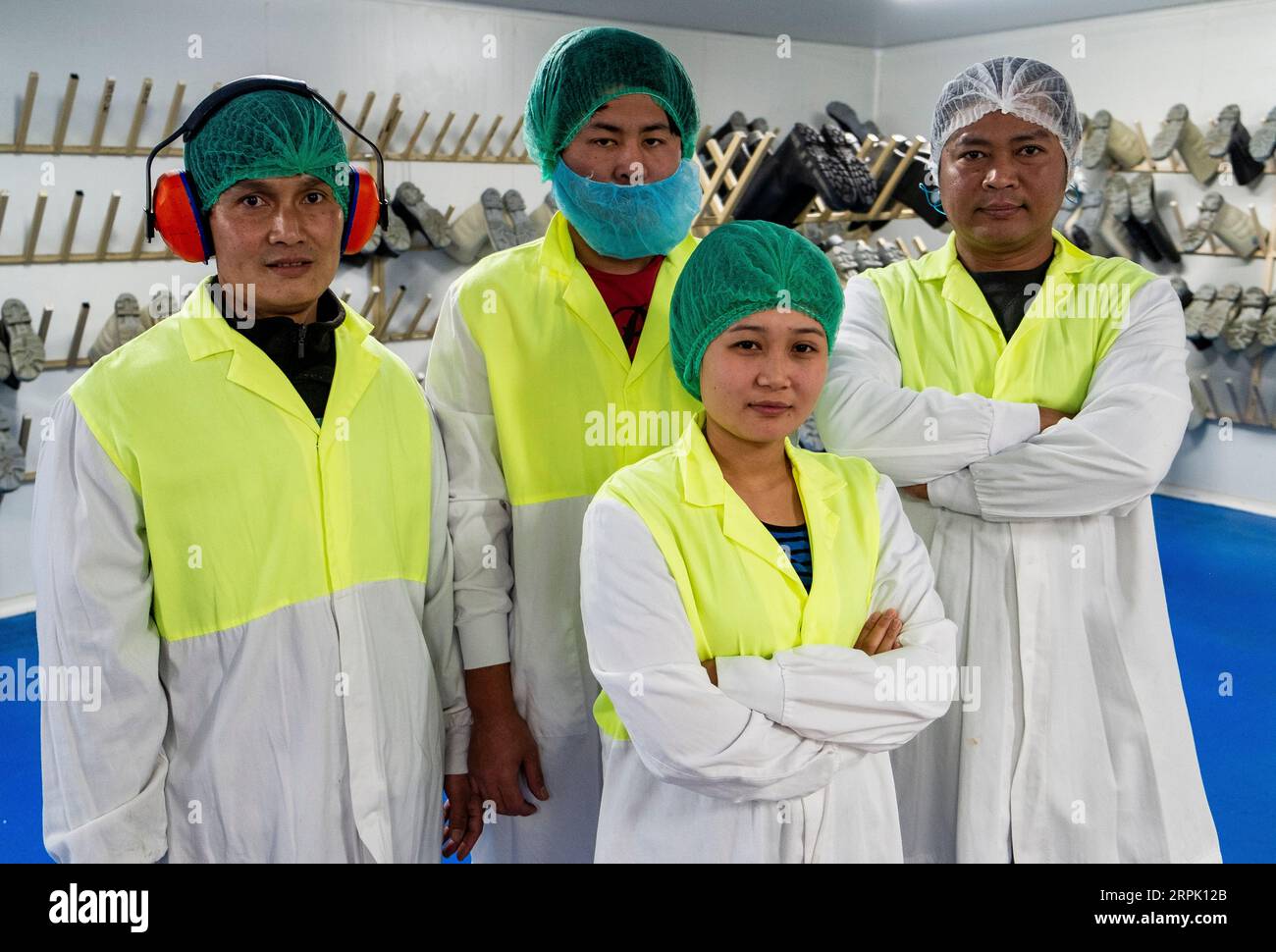 Birmanischer Asylbewerber arbeitete als Prozessarbeiter in der Verarbeitungsanlage Luv a Duck in Nhill, Victoria Stockfoto