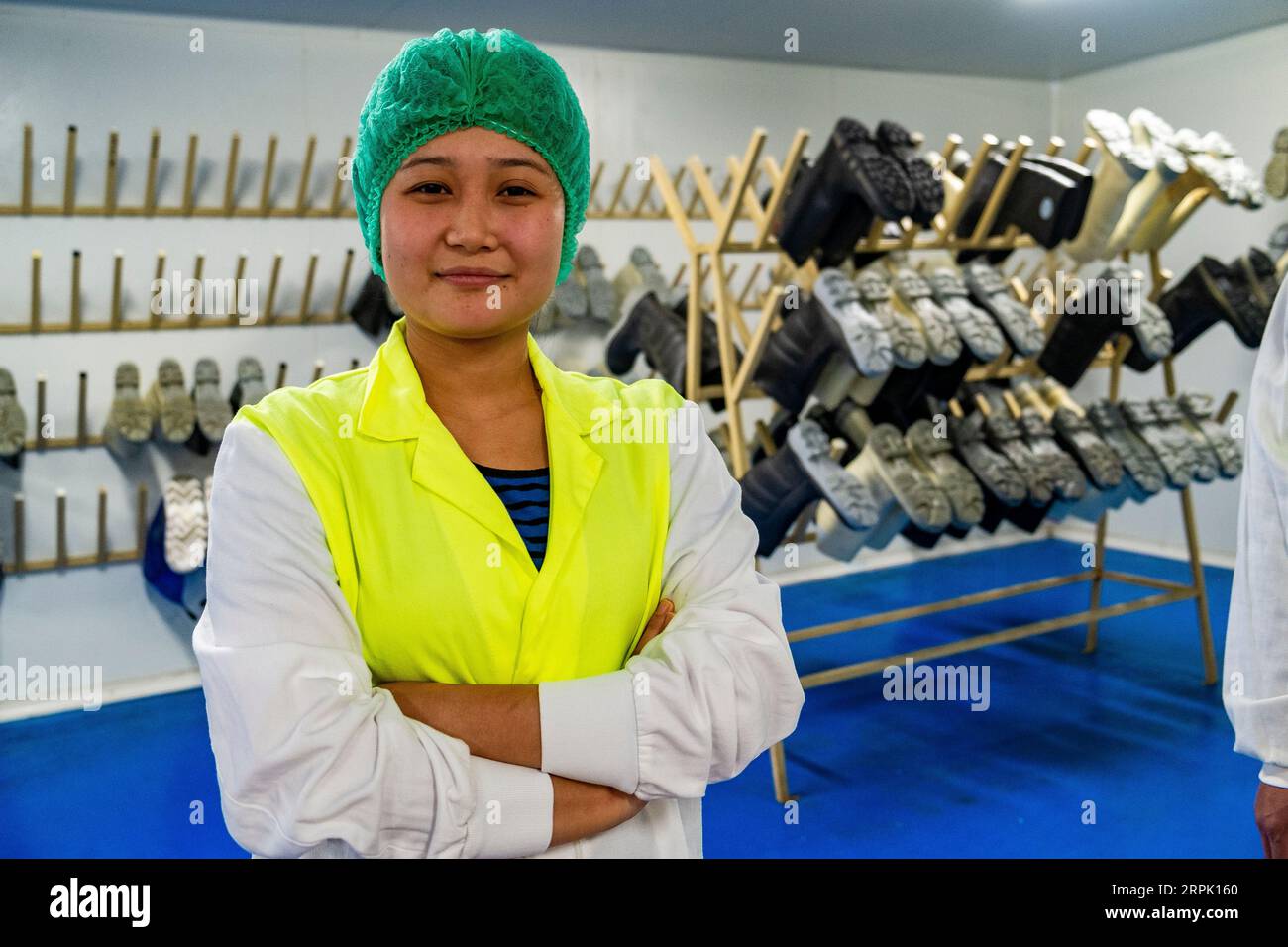 Birmanischer Asylbewerber arbeitete als Prozessarbeiter in der Verarbeitungsanlage Luv a Duck in Nhill, Victoria Stockfoto