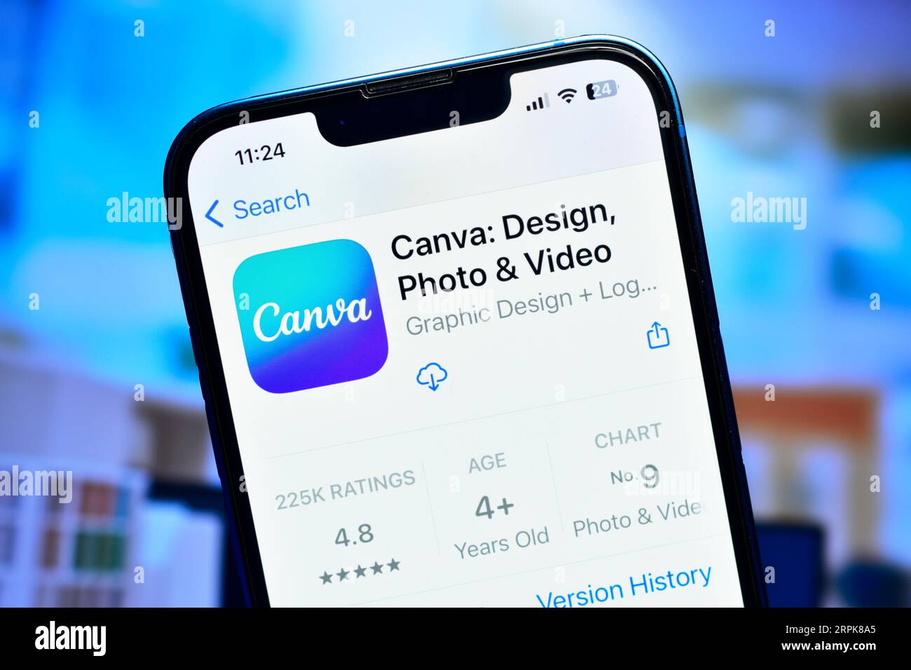 Delhi, Indien 4. September 2023:- Canva-App auf Smartphone zur Erstellung von Grafikdesign und Inhalten Stockfoto
