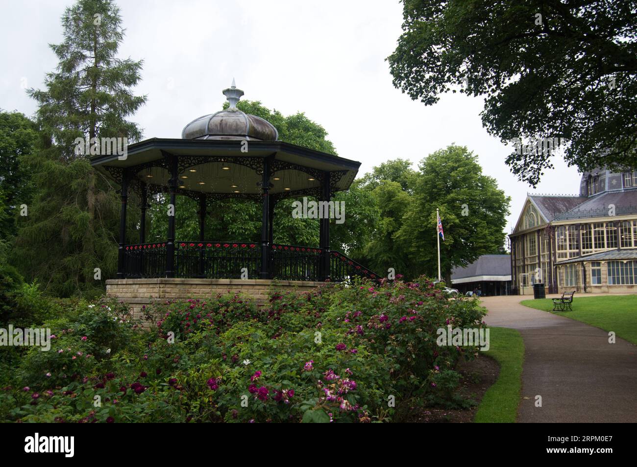 Bandstand in Pavilion Gardens, Buzton, Derbyshire, Großbritannien Stockfoto
