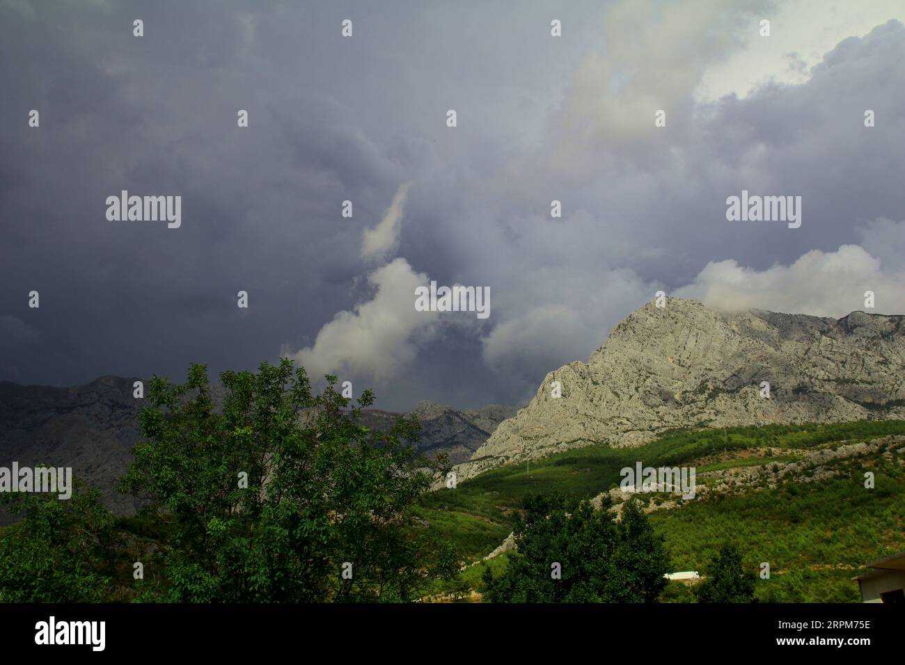 Berglandschaft in Kroatien Berglandschaft in Kroatien Biokovo-Gebirge Stockfoto