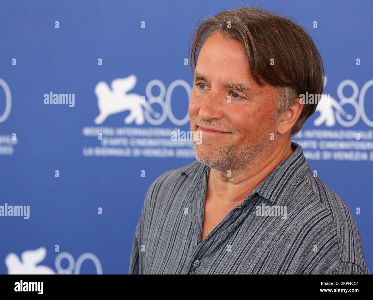 Venedig, Italien, 5. September 2023. Regisseur Richard Linklater beim Fototermin für den Film-Hit man beim 80. Internationalen Filmfestival in Venedig. Foto: Doreen Kennedy / Alamy Live News. Stockfoto