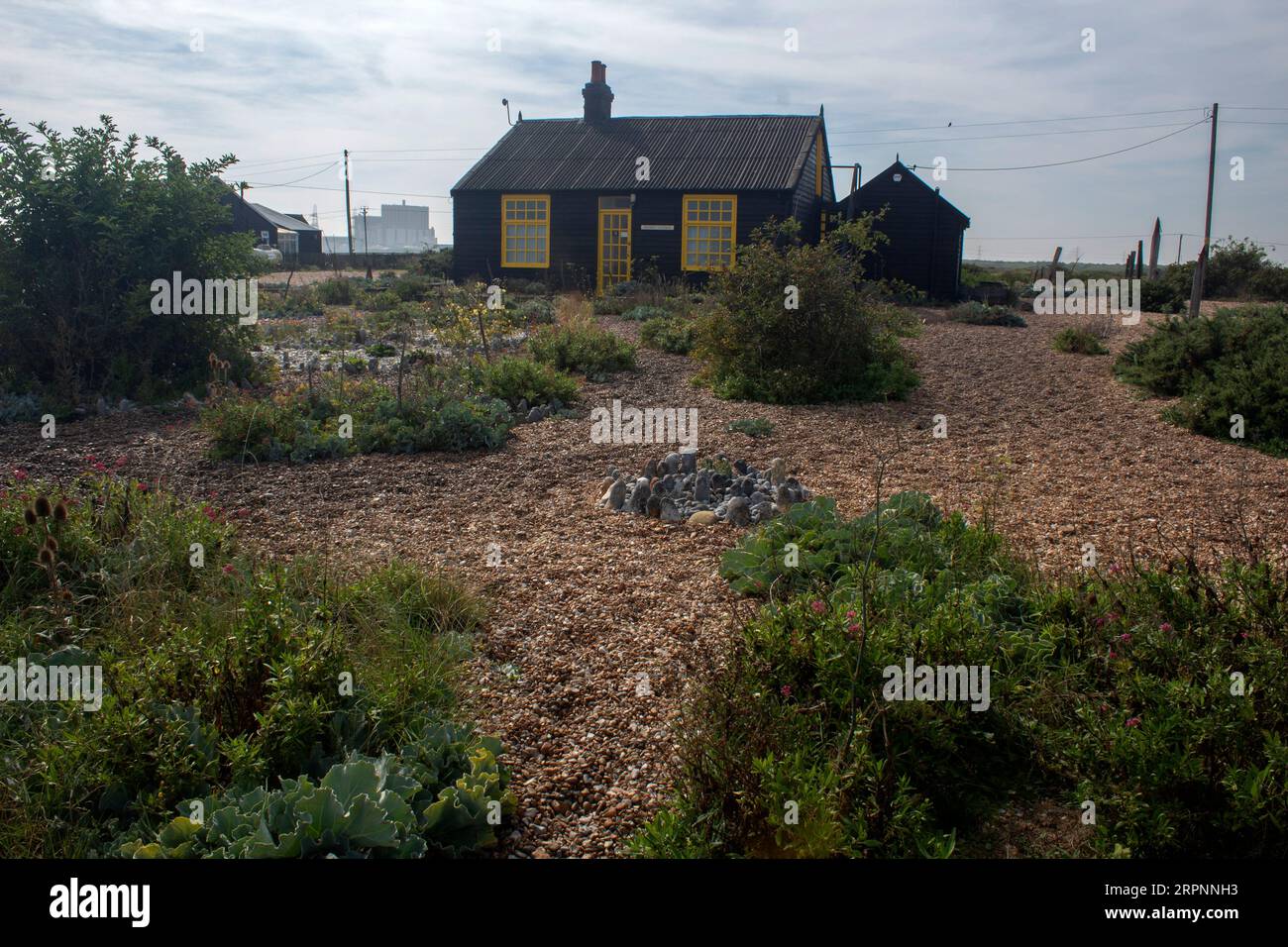 Prospect Cottage war früher die Heimat des Regisseurs und Künstlers Derek Jarman an der Küste in Dungeness, Kent. England Großbritannien Stockfoto