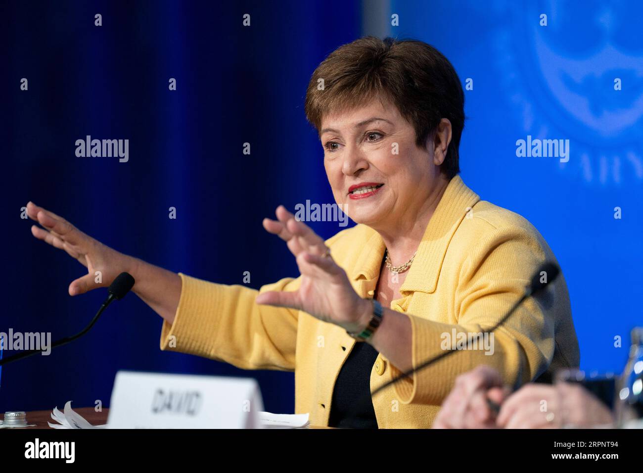 200304 -- WASHINGTON, 4. März 2020 -- IWF-Geschäftsführerin Kristalina Georgieva spricht auf einer Pressekonferenz am 4. März 2020 in Washington D.C., USA. Das Gremium, das die Politik festlegt, hat am Mittwoch zugesagt, die erforderliche Unterstützung zu leisten, um die wirtschaftlichen und finanziellen Auswirkungen der anhaltenden COVID-19-Epidemie abzumildern. US-WASHINGTON D.C.-IMFC-COVID-19-PRESSEKONFERENZ LIUXJIE PUBLICATIONXNOTXINXCHN Stockfoto