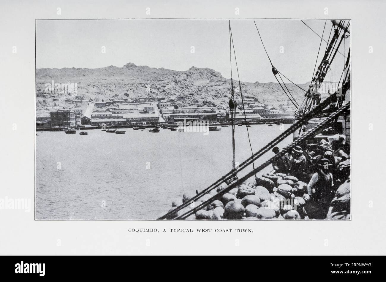 Coquimbo, eine typische Schwarz-weiß-Fotografie der Westküstenstadt aus dem Buch Chile and her People of Today : ein Bericht über die Gebräuche, Merkmale, Vergnügungen, Geschichte und Entwicklung der Chilenen und die Entwicklung und Ressourcen ihres Landes von Winter, Nevin O. (Nevin Otto), 1869-1936 Verlag Boston: L. C. Oage 1912 Stockfoto