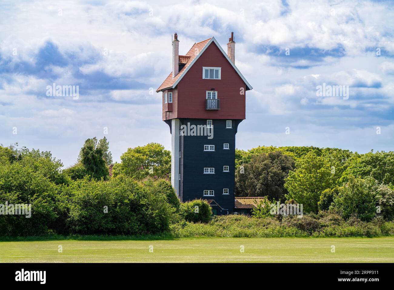 Das berühmte Haus in den Wolken im Dorf Thorpeness an der Küste von Suffolk UK Stockfoto