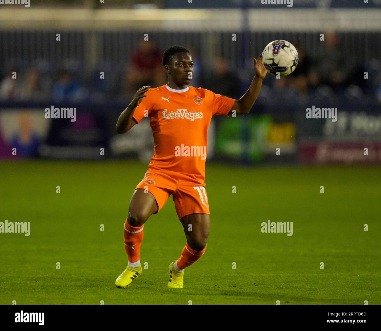 Karamoko Dembele #11 von Blackpool beim EFL Trophy Match Barrow vs Blackpool im SO Legal Stadium, Barrow-in-Furness, Großbritannien, 5. September 2023 (Foto: Steve Flynn/News Images) Stockfoto