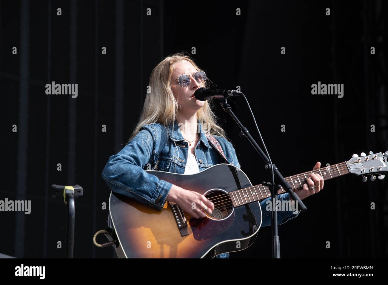 Fotos von Billie Marten 2023, die am 27. August 2023 im Royal Highland Centre Edinburgh auftraten. Stockfoto