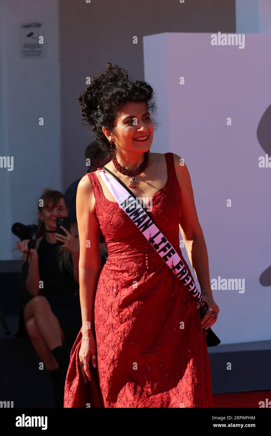 Venedig, Italien, 5. September 2023. Behi Djanati Atai kommt auf dem roten Teppich für die Filmvorführung Green Border (Zielona Granica) beim 80. Internationalen Filmfestival in Venedig, Italien. Quelle: Doreen Kennedy/Alamy Live News. Stockfoto