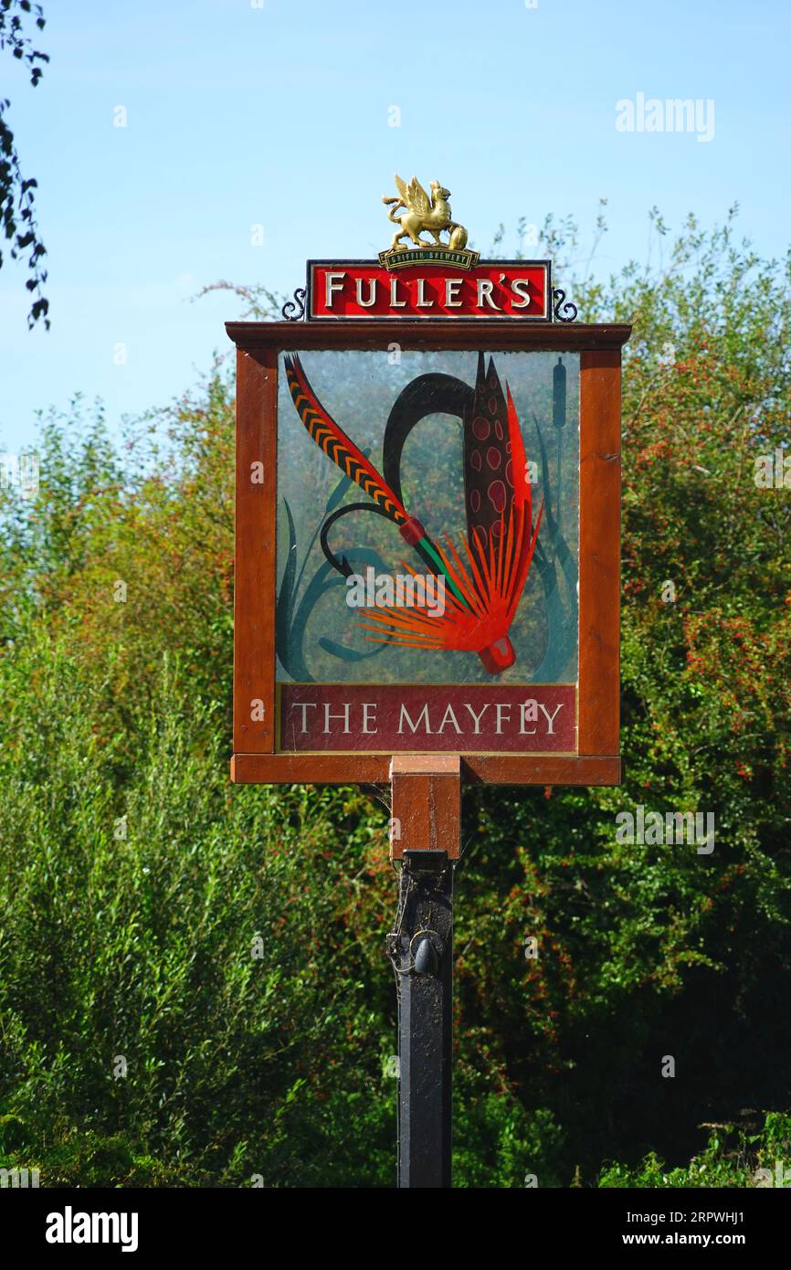 Das Schild zum Mayfly Inn Pub Stockfoto