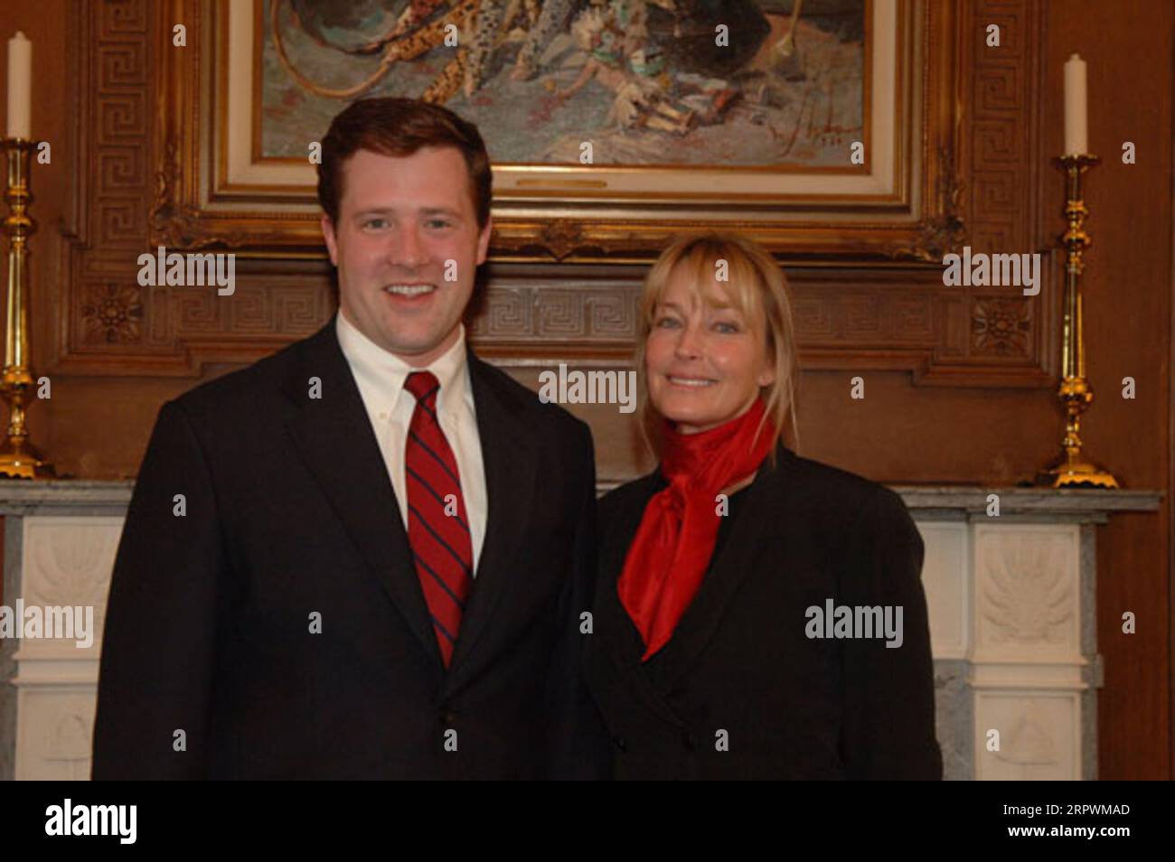 Besuch der Schauspielerin Bo Derek, rechts, im Hauptquartier des Innenministeriums, um die Bemühungen der Nationalen Pferdeschutzkoalition zur Beendigung der Schlachtung von Wildpferden zu diskutieren Stockfoto