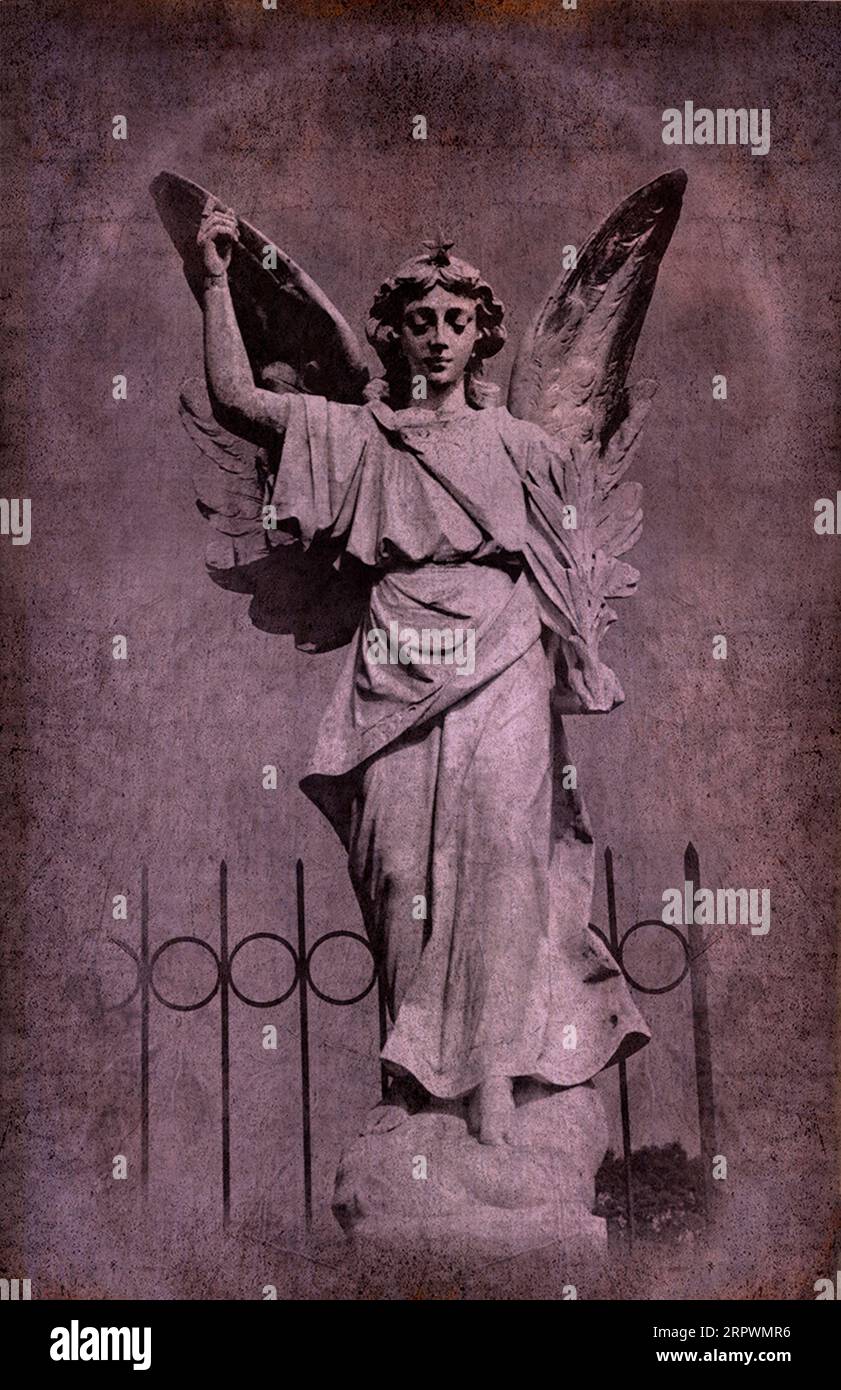 Eine Marmorstatue auf einem Friedhof in Hendersonville, NC (digital verbessert), die 1929 in dem amerikanischen Roman „Look Homeward, Angel“ von Thomas Wolfe zu sehen war. Stockfoto