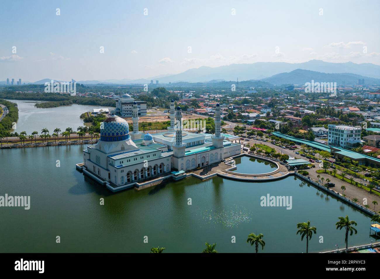 Kota Kinabalu City Mosque, Masjid Bandaraya, die schwimmende Moschee in Sabah, Malaysia Stockfoto