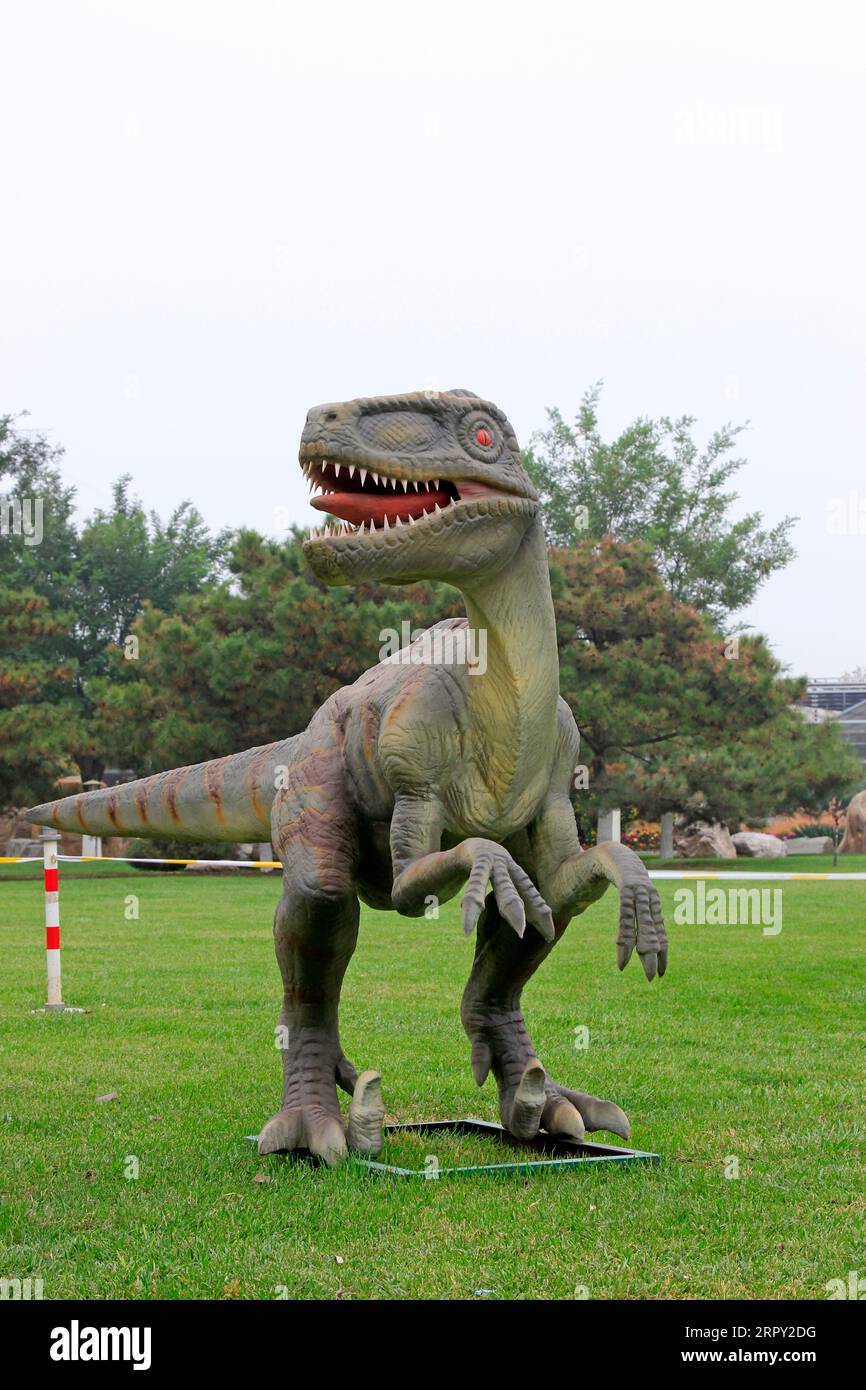 PEKING - 23. OKTOBER: Dinosauriermodell in einem Park, am 23. oktober 2014, Peking, China. Stockfoto