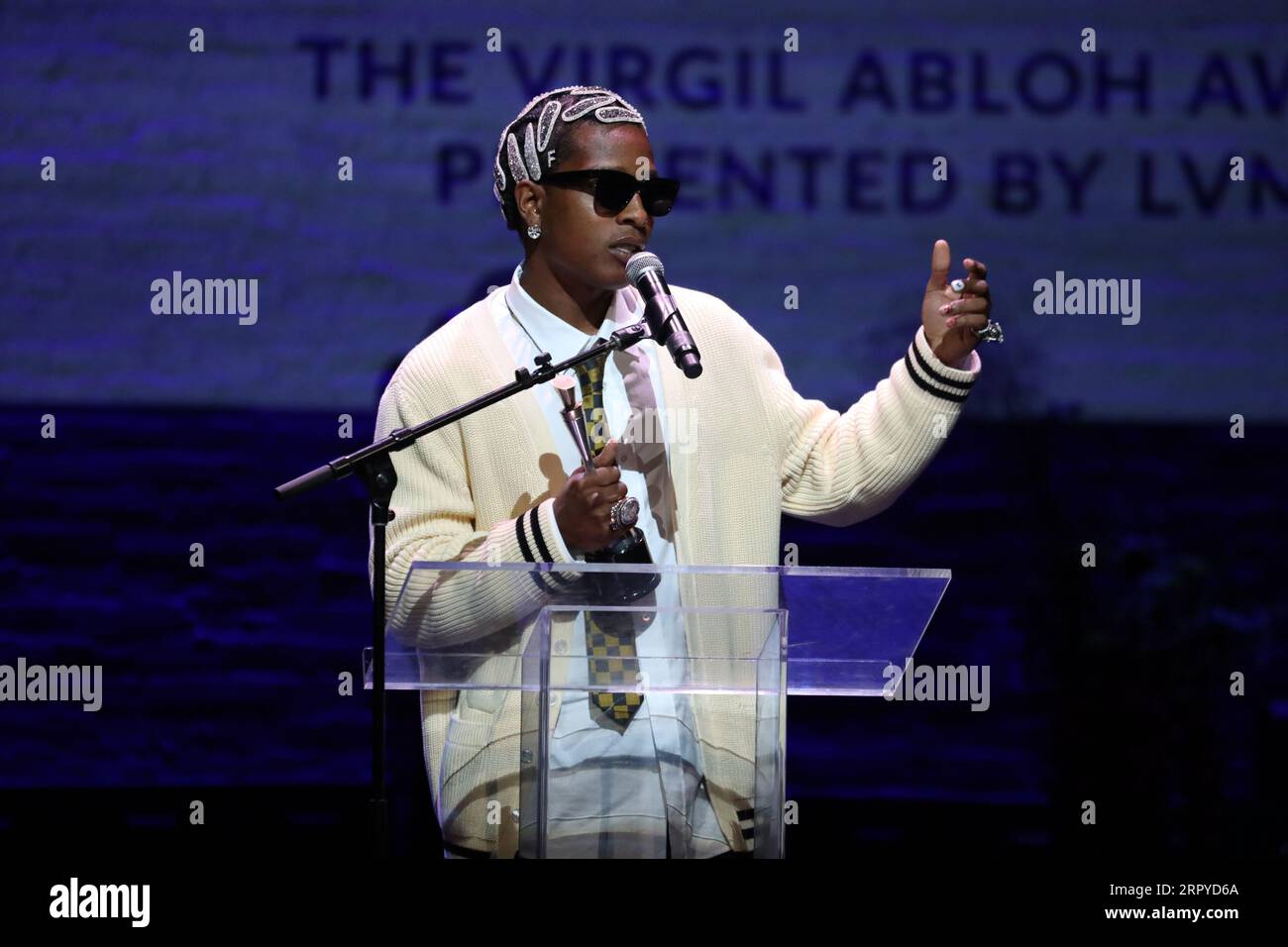 5. September 2023, New York City, New York: (NEW) NYFW: ASAP Rocky bei der 16. Jährlichen HFR Fashion Show & Style Awards. Am 5. September 2023 erhielt Harlem, New York, USA, den Virgil Abloh Award während der 16. Jährlichen HFR Fashion Show & Style Awards während der NYFW im Apollo Theater in Harlem. Das diesjährige Thema ist Remix, und die Preise werden an Personen verliehen, die in ihrem Bereich und mit der Anwesenheit von HFR fou Brillanz, Integrität und Kreativität verkörpern Stockfoto