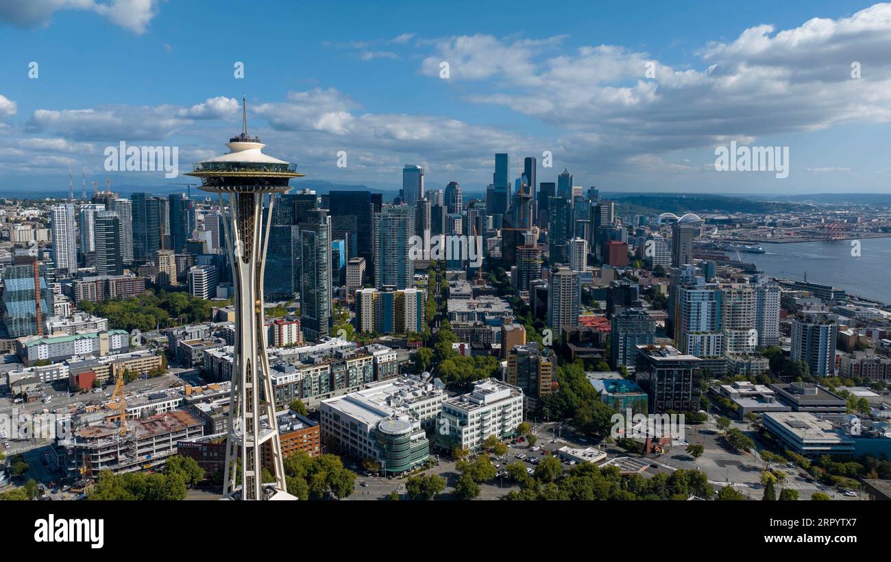 Seattle, WA, USA. September 2023. Luftaufnahme der Seattle Space Needle im Viertel Lower Queen Anne. (Bild: © Walter G Arce SR Grindstone Medi/ASP) NUR REDAKTIONELLE VERWENDUNG! Nicht für kommerzielle ZWECKE! Stockfoto