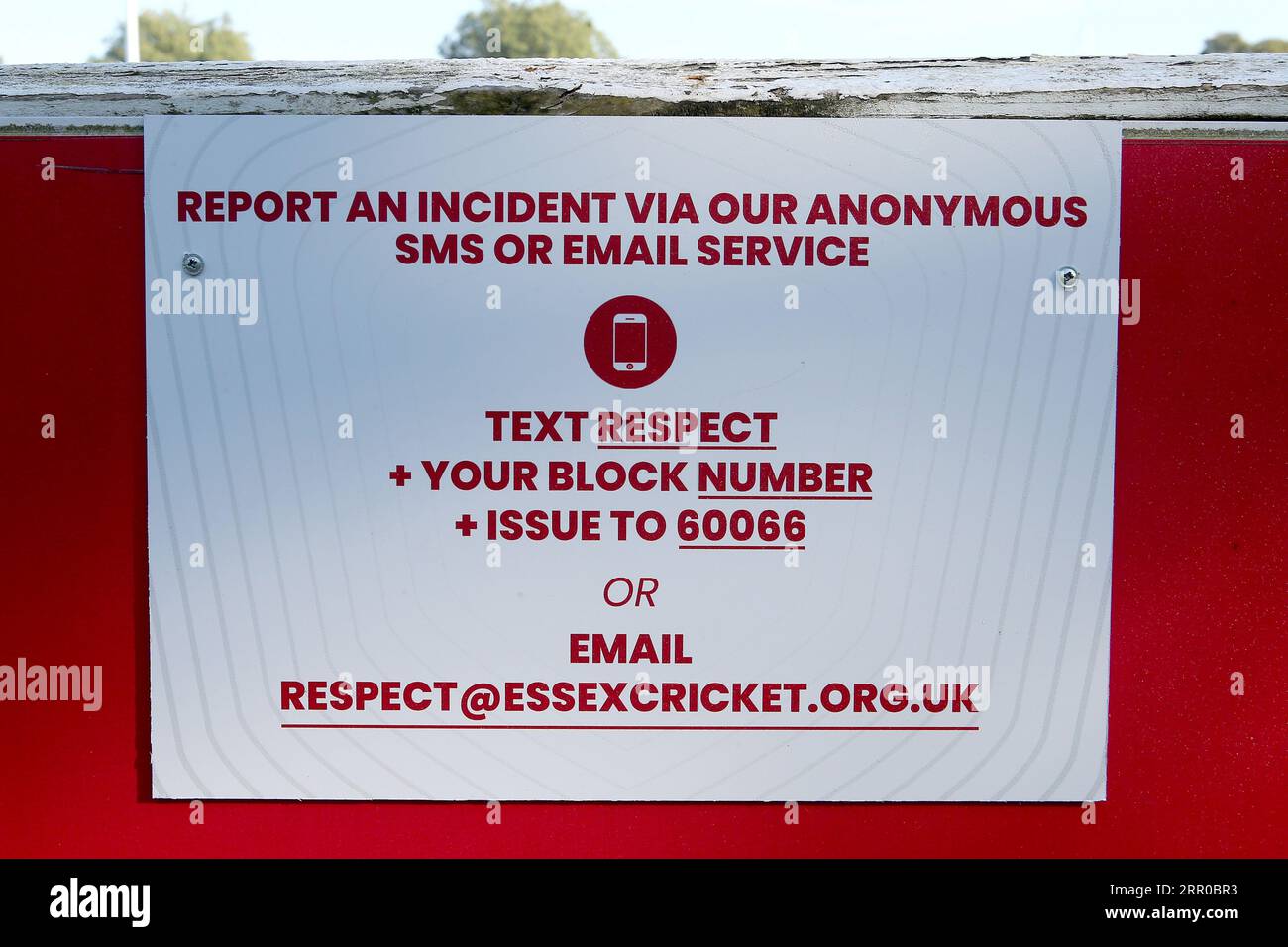 Melden Sie ein Vorfallschild vor Essex CCC vs Middlesex CCC, LV Insurance County Championship Division 1 Cricket auf dem Cloud County Ground am 5 Stockfoto