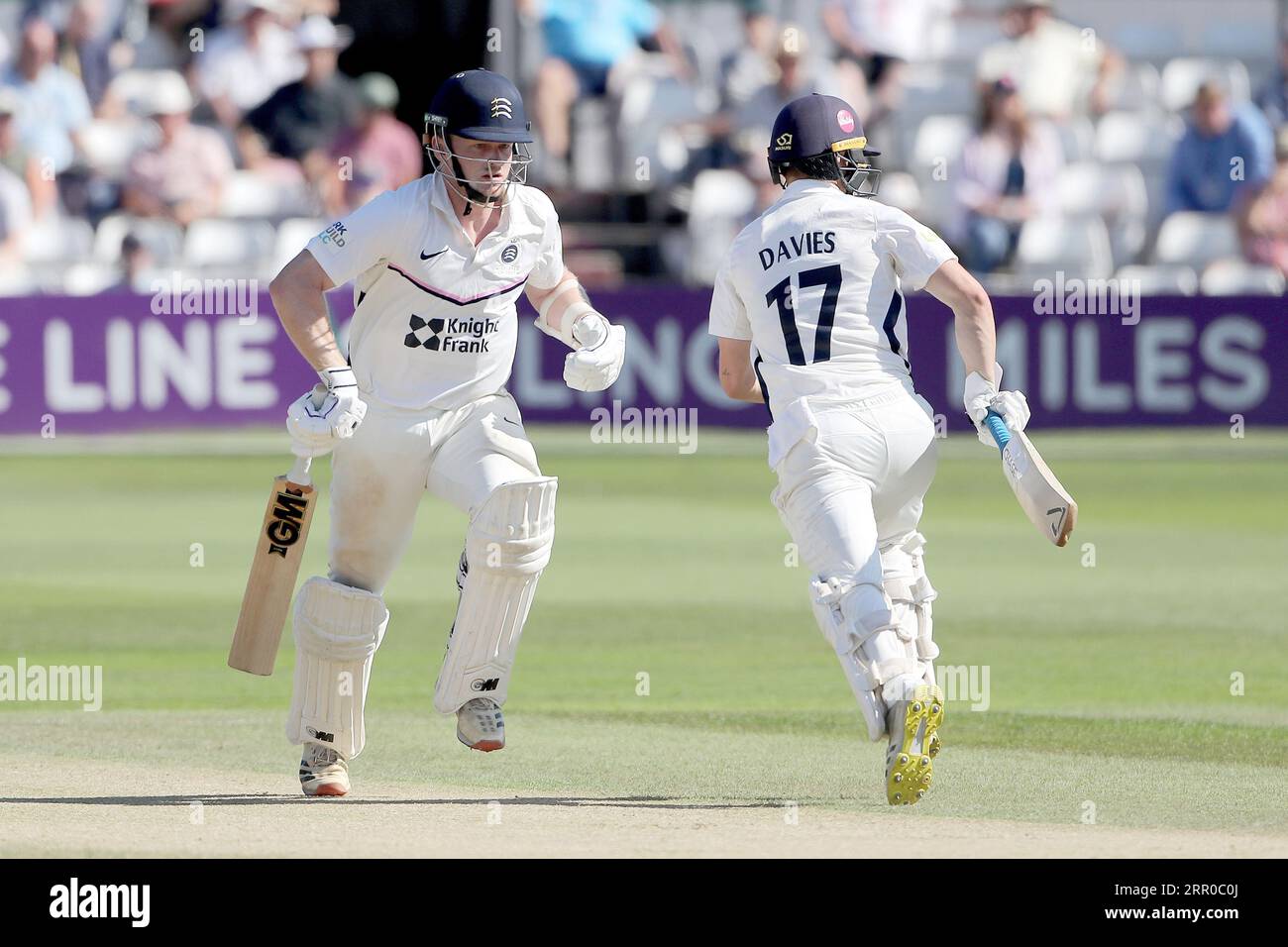 Sam Robson und Jack Davies tragen zum Middlesex-Gesamtgewinn bei Essex CCC vs Middlesex CCC, LV Insurance County Championship Division 1 Cricket beim Cl bei Stockfoto
