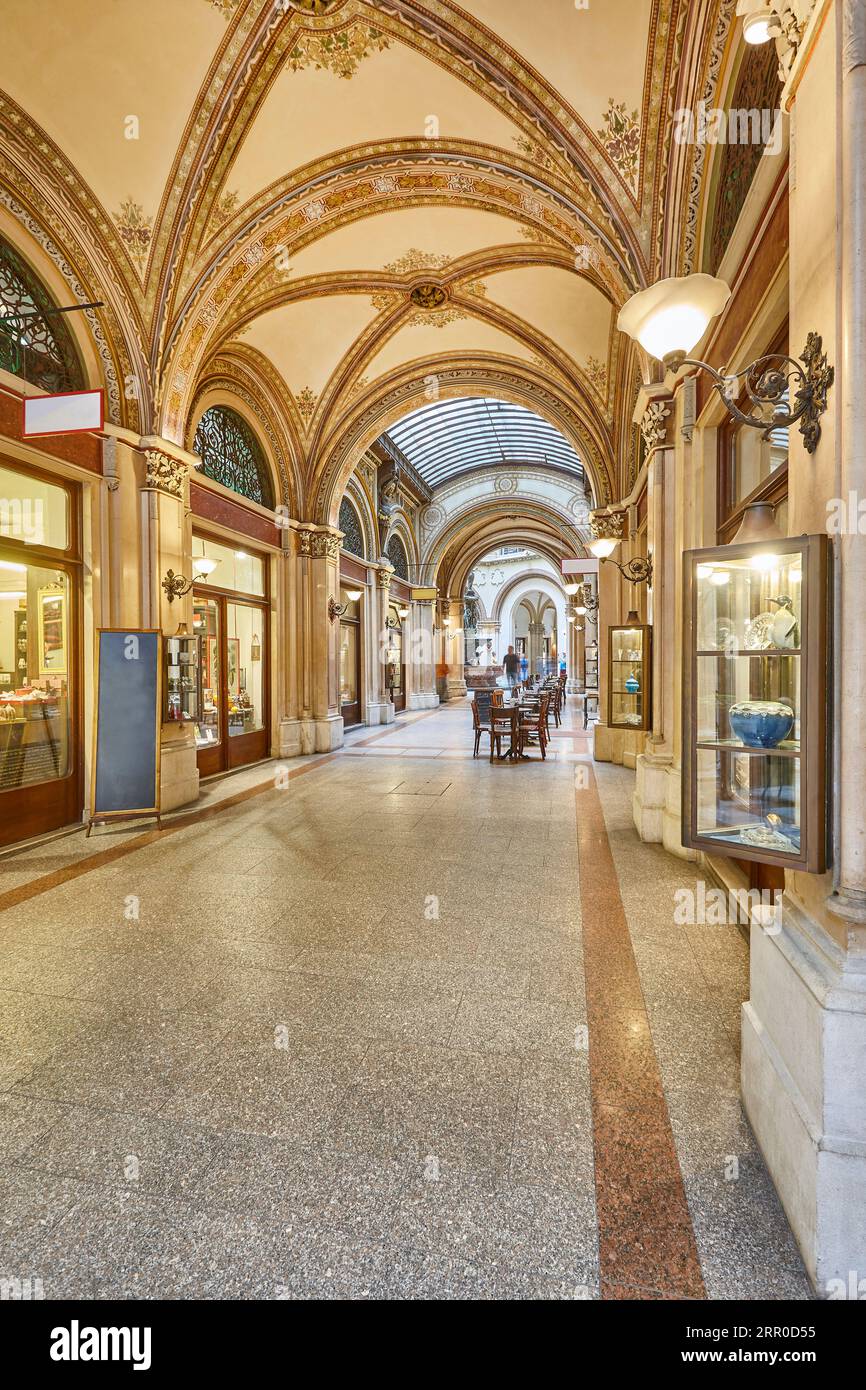 Historische Freyung-geschmückte Passage in der Wiener Altstadt. Einkaufen. Österreich Stockfoto