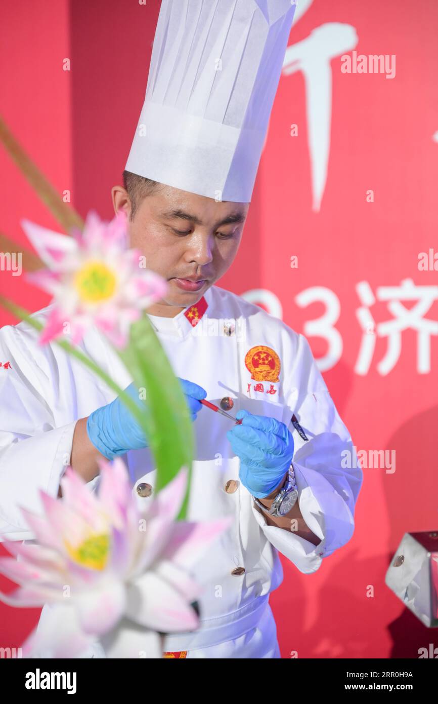 Die Jinan Food Season 2023 und das 8. Nationale Qilu Cuisine & Cultural Festival starten am 3. September 2023 in Jinan City, der ostchinesischen Provinz Shandong. (Foto: ChinaImages/SIPA USA) Credit: SIPA US/Alamy Live News Stockfoto