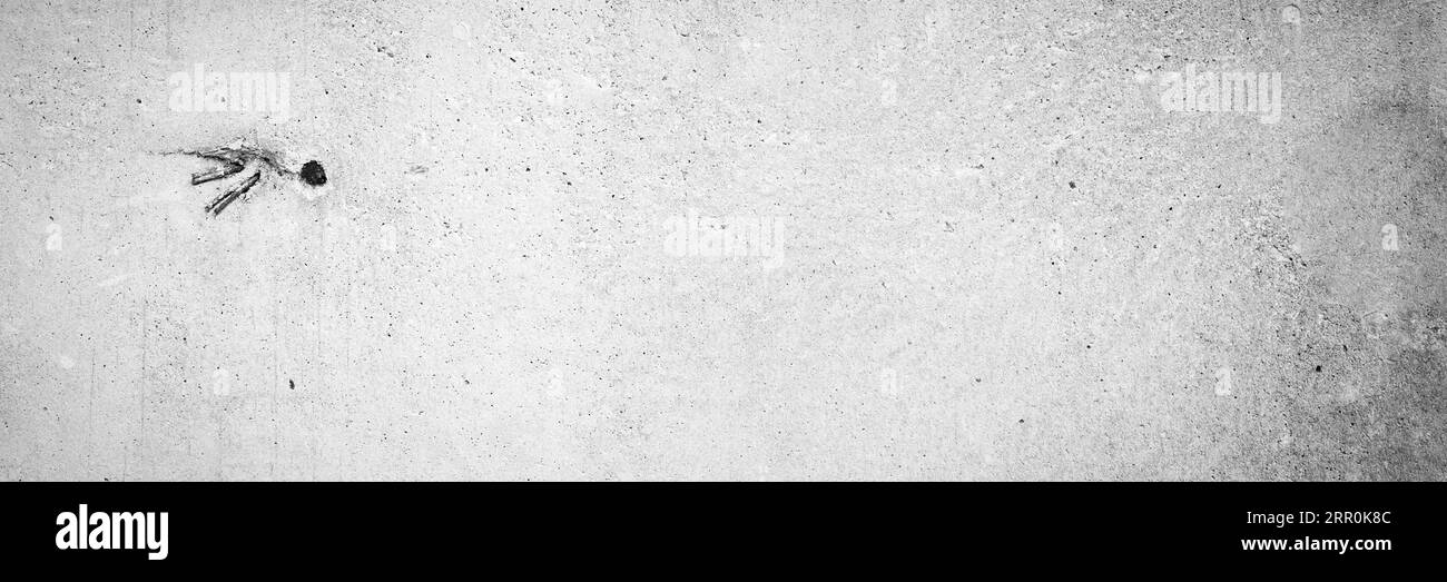 Panorama graue Farbe Kalkstein Textur Hintergrund in weißem Licht Naht Hauswand Papier. Breite Rückseite flache U-Bahn Beton Stein Tisch Bodenkonzept Surrea Stockfoto