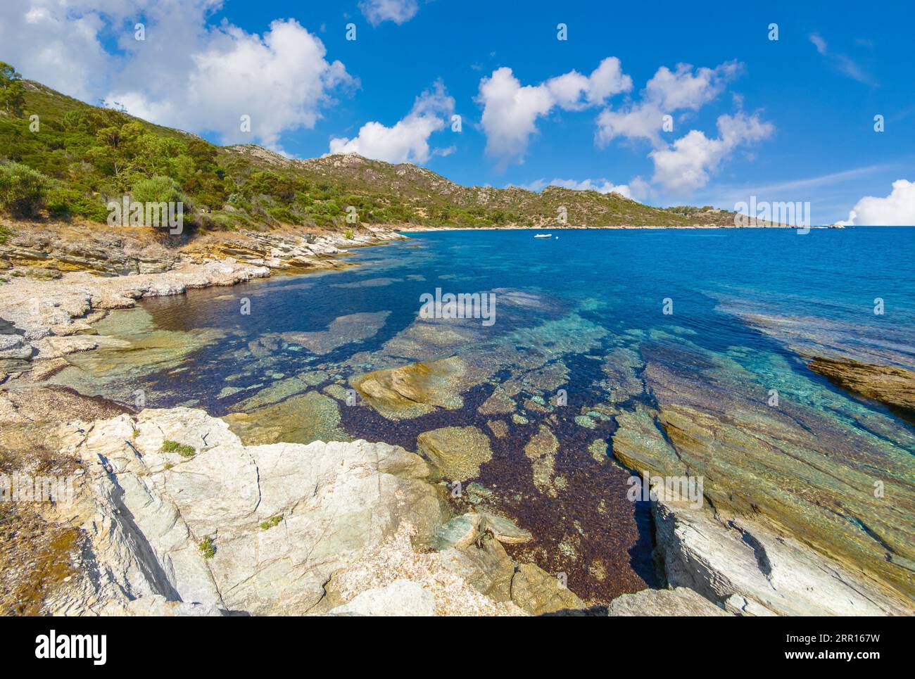 Korse (Frankreich) - Korsika ist eine touristische französische Insel im Mittelmeer, mit wunderschönen Stränden. Hier Sentier du littoral Saint-Florent, Plage de Lotu Stockfoto