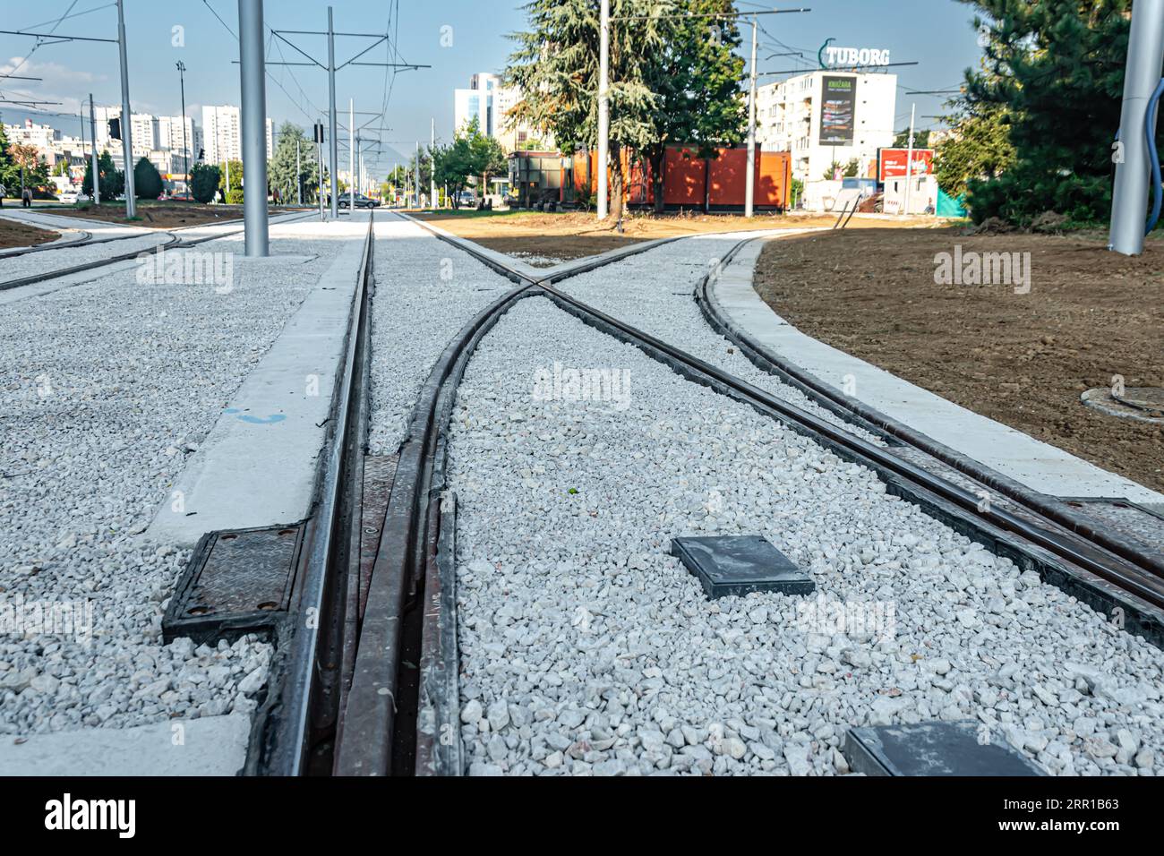 Renovierte Sarajevo Straßenbahnlinie zwischen Skenderija - Cengic Vila Stockfoto