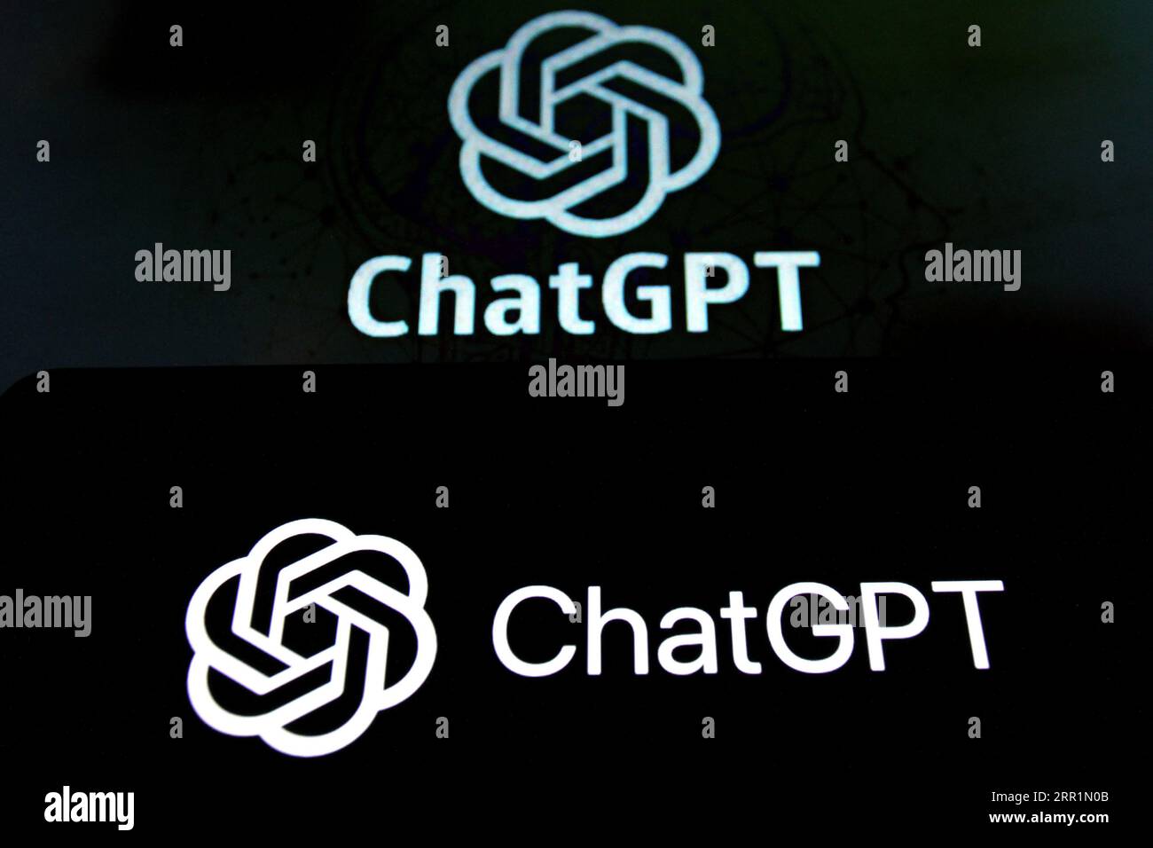 6. September 2023, Sleman, Yogyakarta, Indonesien: In dieser Foto-Illustration ist das KI-Chatbot-Logo ein generatives Sprachmodell, das Transformatortechnologie verwendet, um die Wahrscheinlichkeit des nächsten Satzes oder Wortes in einem Gespräch oder Textbefehl vorherzusagen. ChatGPT kann auf dem Smartphone-Bildschirm angezeigt werden. (Bild: © Angga Budhiyanto/ZUMA Press Wire) NUR REDAKTIONELLE VERWENDUNG! Nicht für kommerzielle ZWECKE! Stockfoto