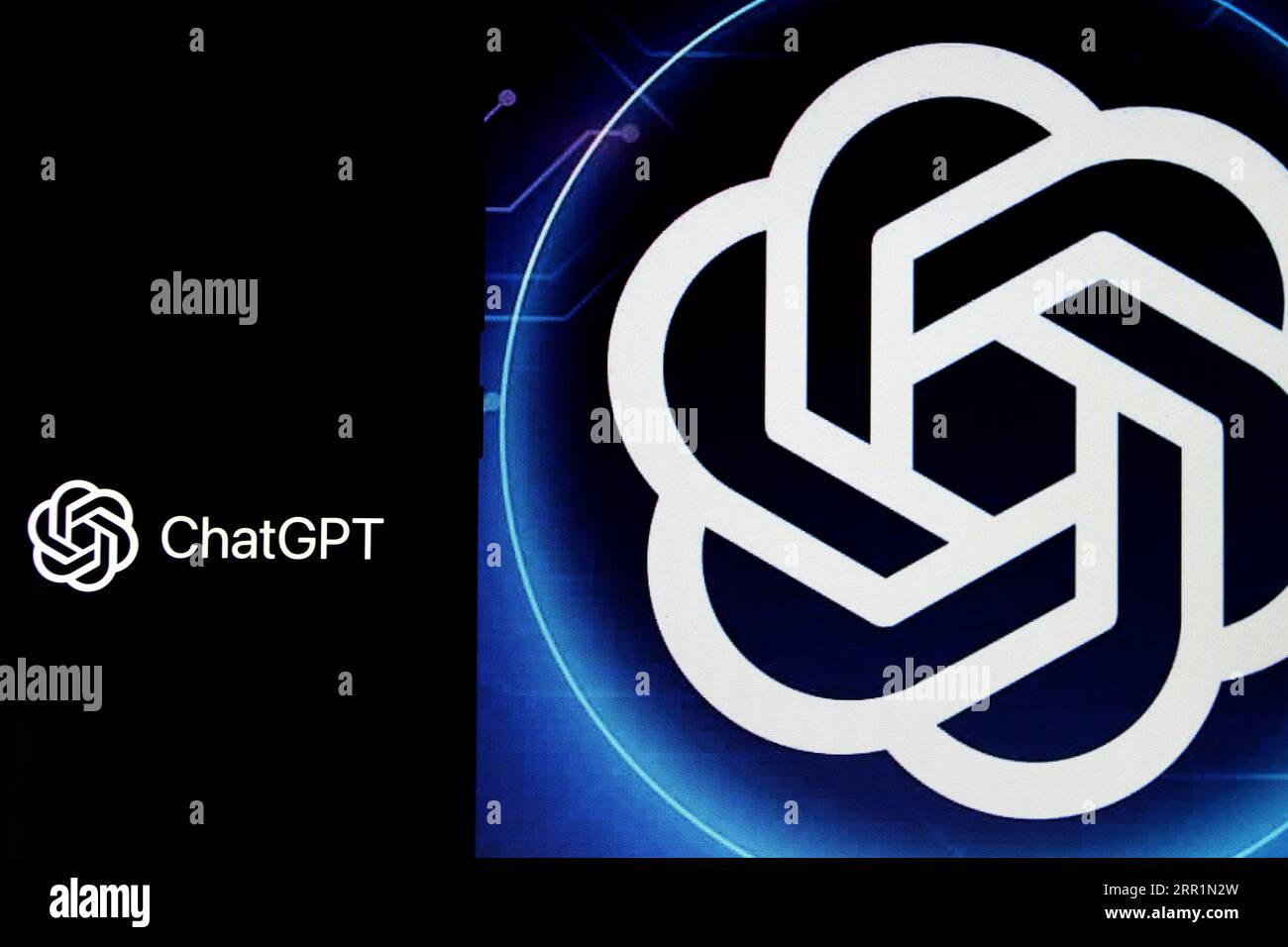 6. September 2023, Sleman, Yogyakarta, Indonesien: In dieser Foto-Illustration ist das KI-Chatbot-Logo ein generatives Sprachmodell, das Transformatortechnologie verwendet, um die Wahrscheinlichkeit des nächsten Satzes oder Wortes in einem Gespräch oder Textbefehl vorherzusagen. ChatGPT kann auf dem Smartphone-Bildschirm angezeigt werden. (Bild: © Angga Budhiyanto/ZUMA Press Wire) NUR REDAKTIONELLE VERWENDUNG! Nicht für kommerzielle ZWECKE! Stockfoto