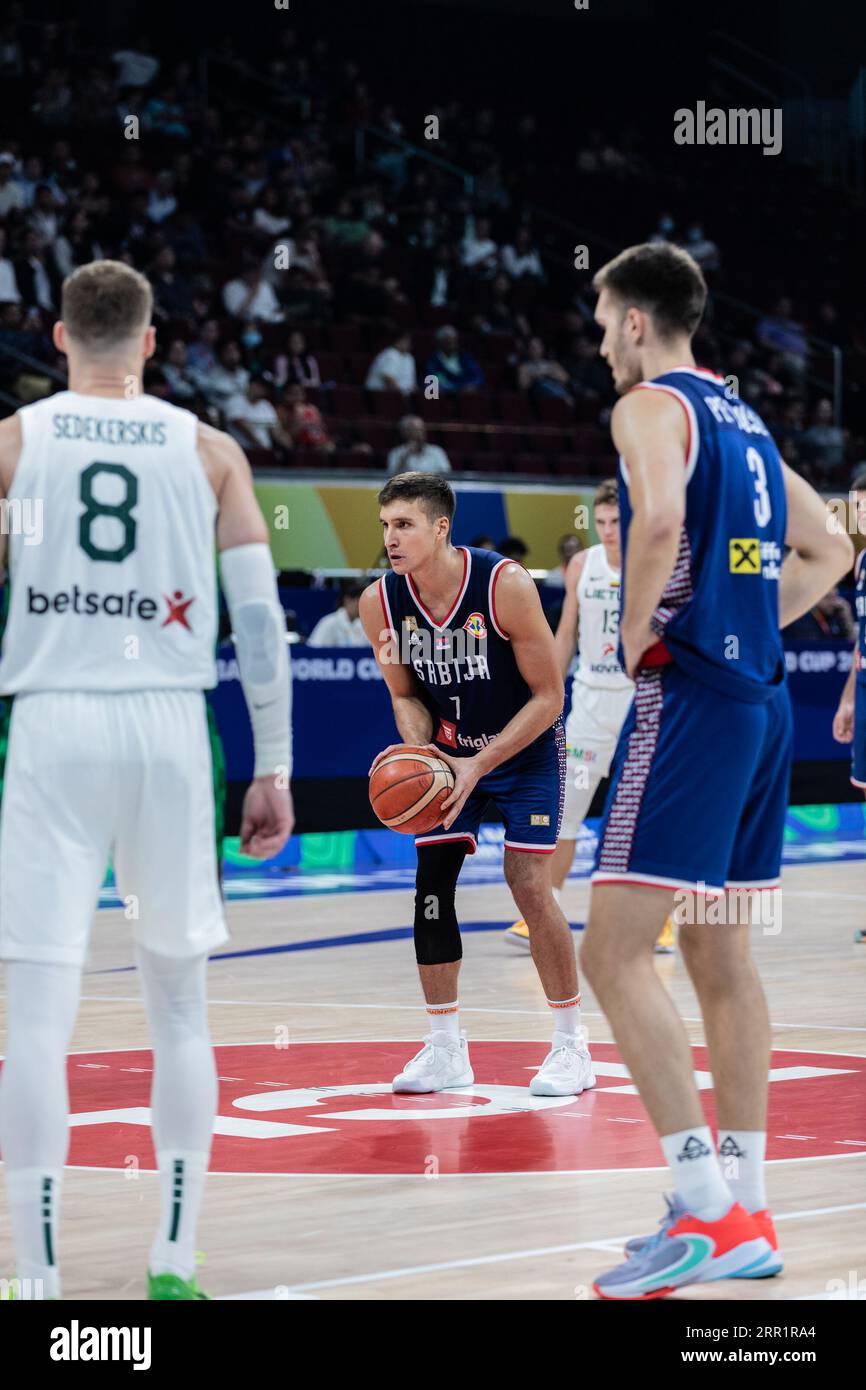 Manila, Philippinen. September 2023. Bogdan Bogdanovic aus Serbien wurde während des Viertelfinals der FIBA Basketball World Cup 2023 zwischen Serbien und Litauen in der Mall of Asia Arena-Manila in Aktion gesehen. Endstand: Serbien 87:68 Litauen. Quelle: SOPA Images Limited/Alamy Live News Stockfoto