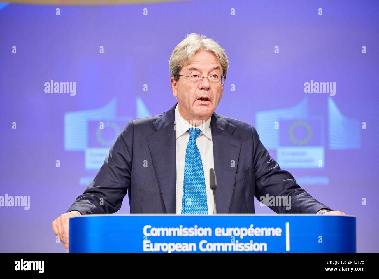 200928 -- BRÜSSEL, 28. September 2020 -- der EU-Wirtschaftskommissar Paolo Gentiloni legt auf einer Pressekonferenz am 28. September 2020 in Brüssel (Belgien) einen neuen Aktionsplan für die Zollunion vor. Die EU hat am Montag einen neuen Aktionsplan für die Zollunion auf den Weg gebracht, der darauf abzielt, die Zollverfahren an den EU-Grenzen zu modernisieren und zu vereinfachen und gleichzeitig Betrug im Zusammenhang mit Zoll und Mehrwertsteuer zu bekämpfen. /Handout über Xinhua BELGIUM-BRUSSELS-EU-CUSTOMS-ACTION PLAN EuropeanxUnion PUBLICATIONxNOTxINxCHN Stockfoto