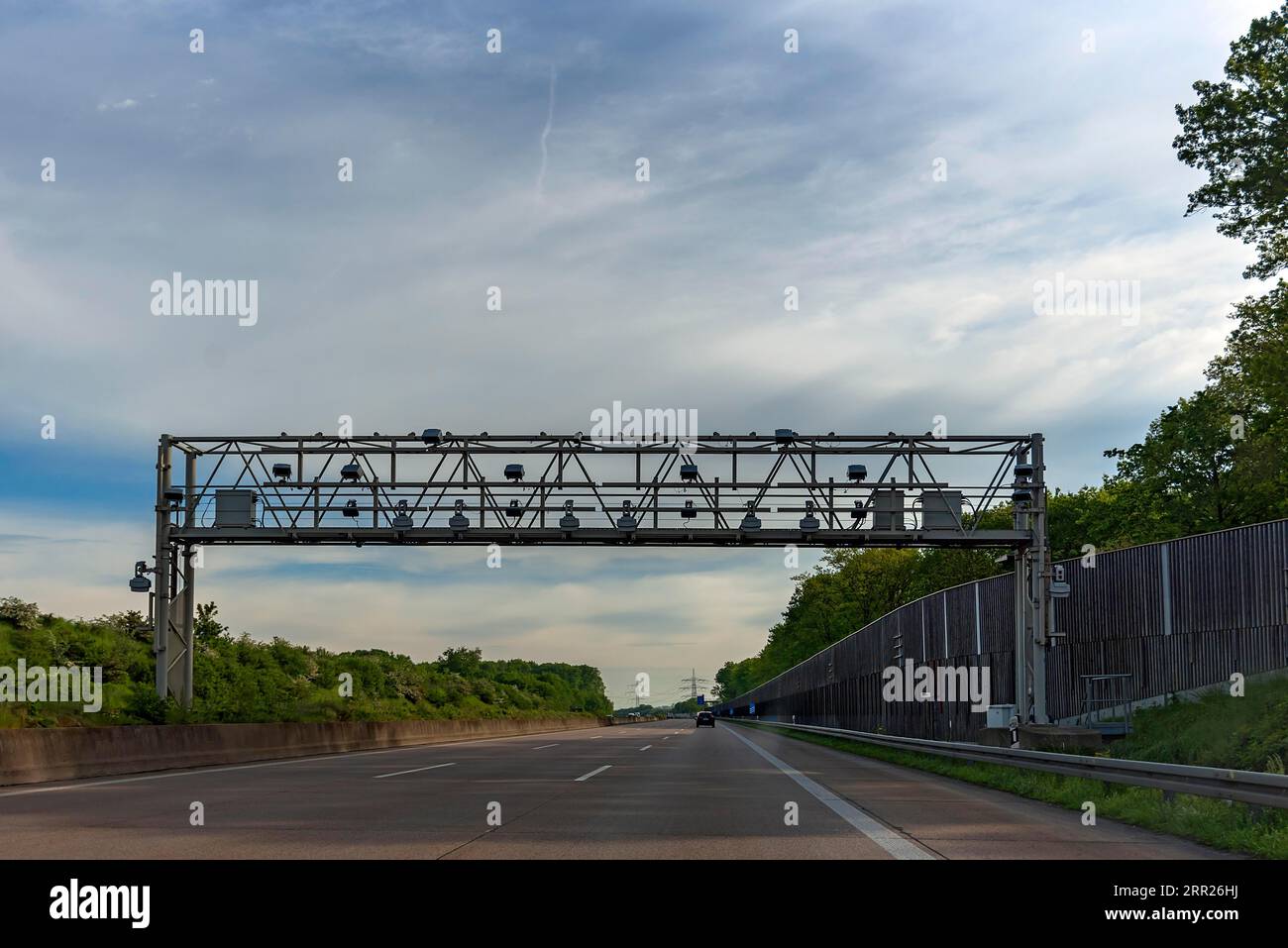 Lkw-Mautkontrolle auf der Autobahn, Bayern, Deutschland Stockfoto