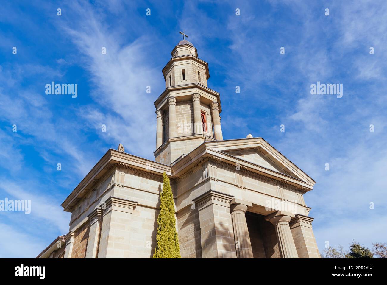 HOBART, AUSTRALIEN, 15. SEPTEMBER 2022: Die ikonische St. Georges Anglican Church im Zentrum von Battery Point in Hobart, Tasmanien, Australien Stockfoto