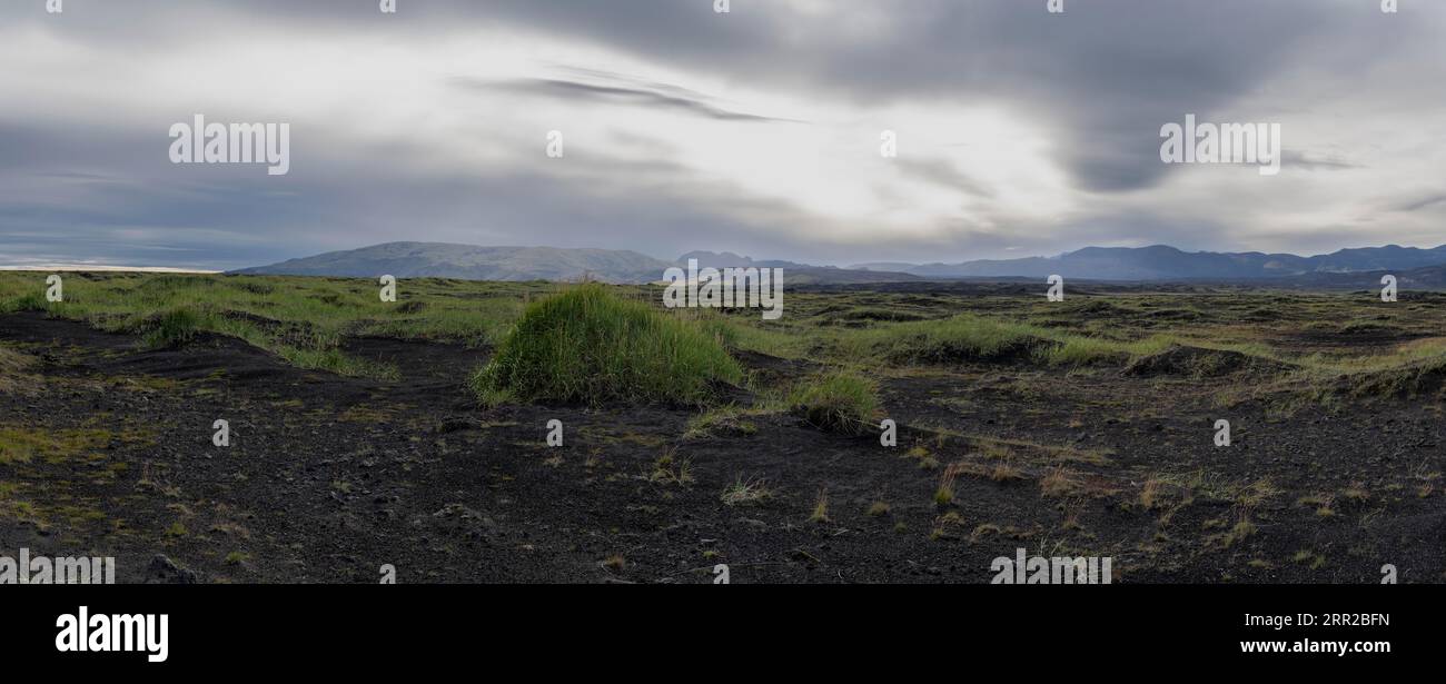 Landschaft rund um den schneebedeckten Vulkan Hekla, Südisland, Island Stockfoto