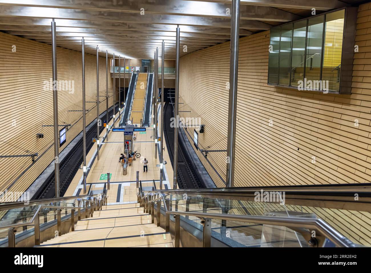 Neuer S-Bahnhof Leipzig Markt, moderne Architektur in historischer Umgebung, Sachsen, Deutschland Stockfoto