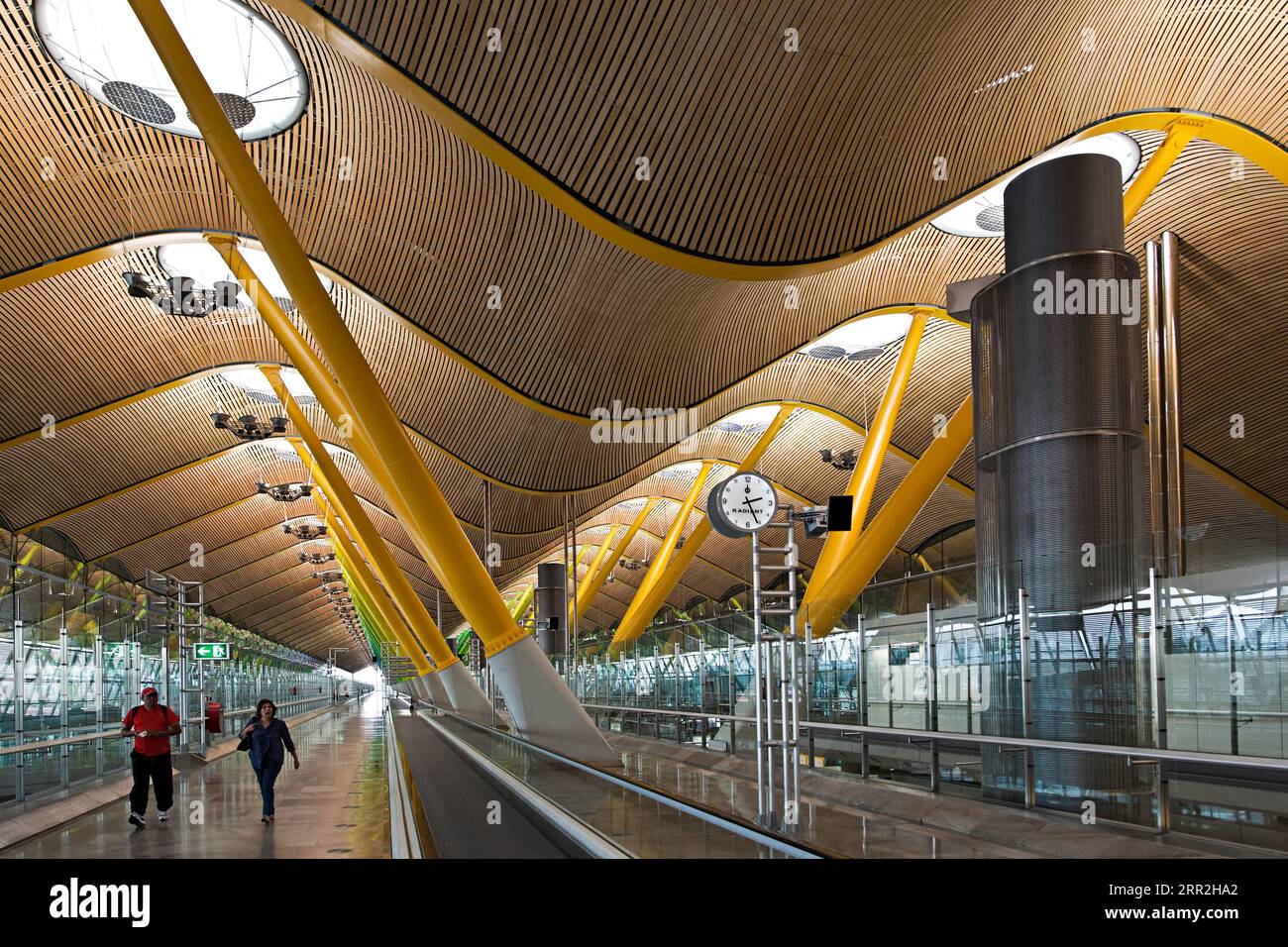 Flughafenhalle, Flughafen Madrid-Barajas, Aeropuerto de Madrid Barajas, Terminal T4, Madrid, Spanien Stockfoto
