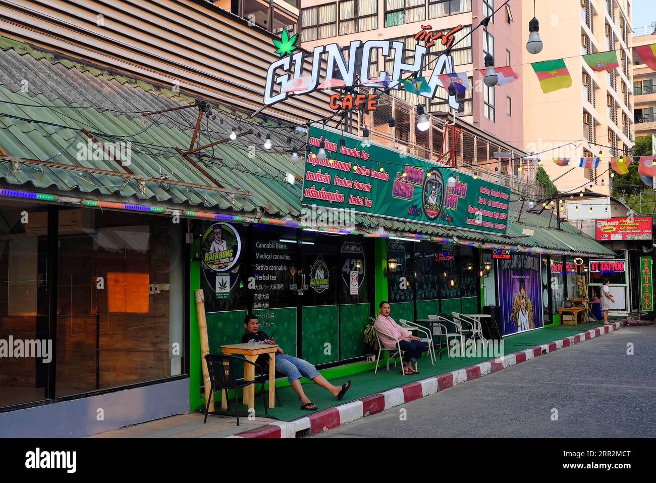 Guncha Cafe, Cannabis Bar am Pattaya Beach, Pattaya, Chon Buri, Thailand Stockfoto